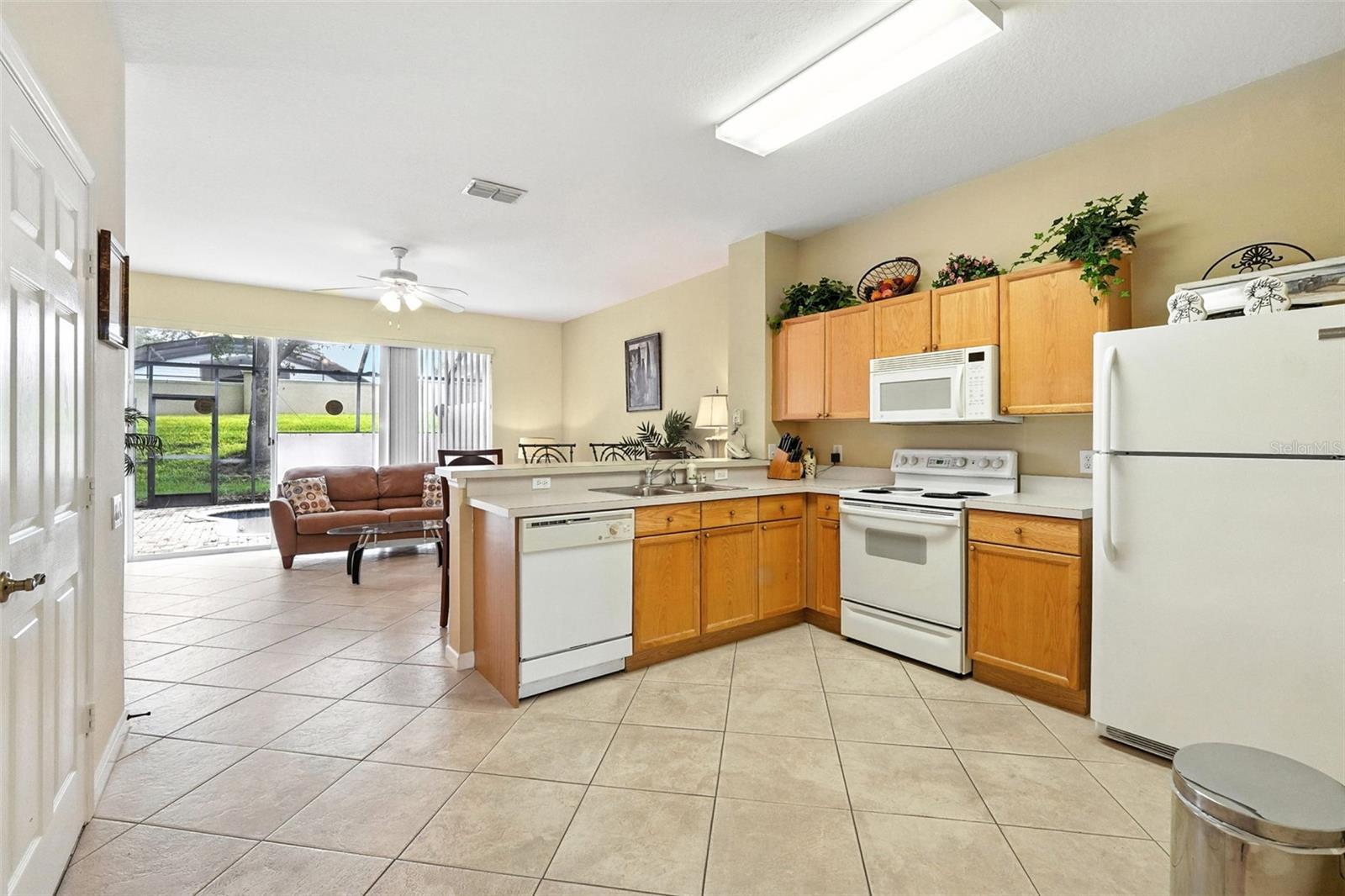 Image 5 of 41 For 2409 Silver Palm Drive