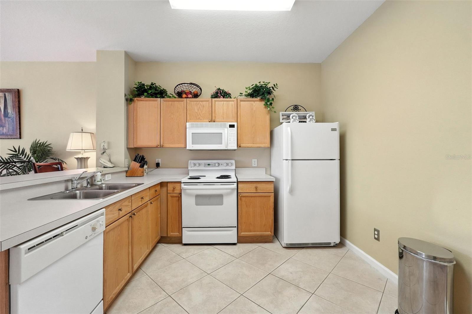 Image 6 of 41 For 2409 Silver Palm Drive