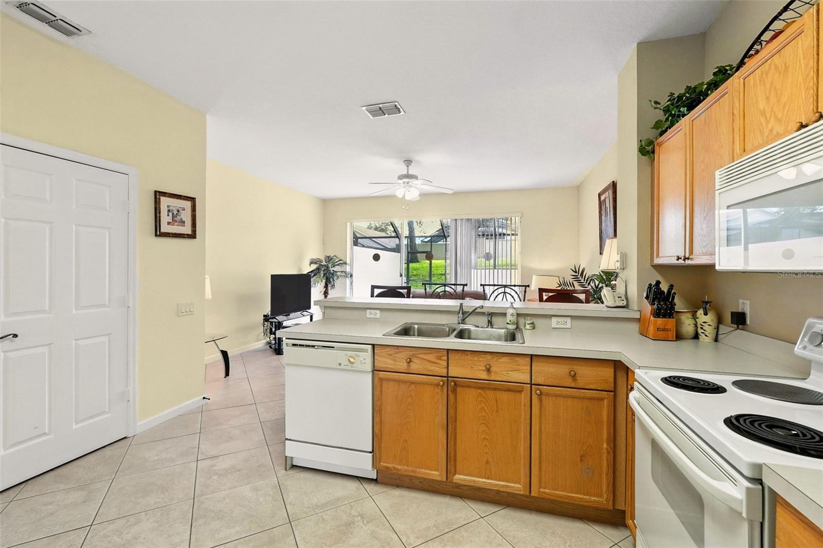 Image 7 of 41 For 2409 Silver Palm Drive