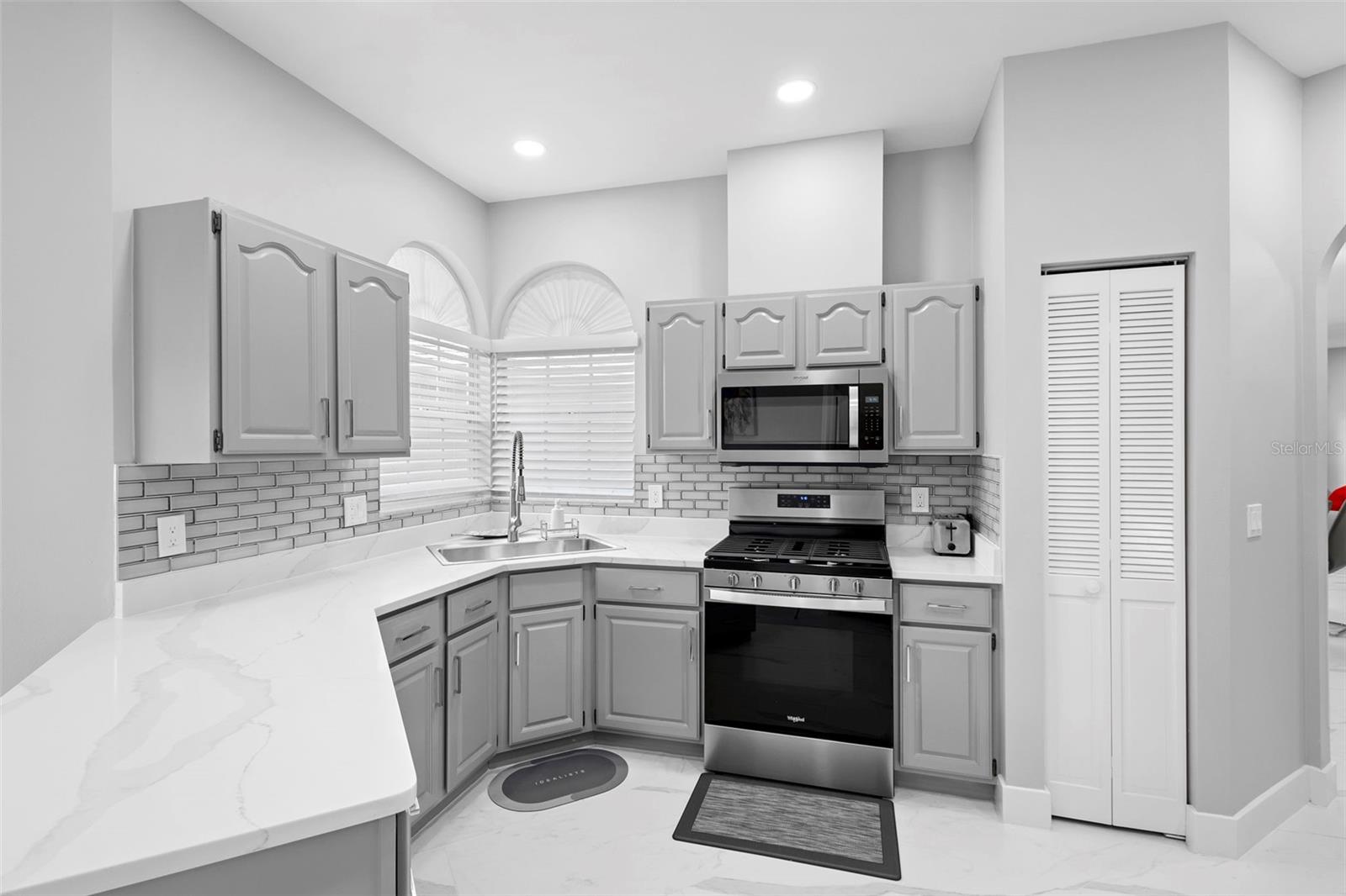 Image 7 of 48 For 5730 Parkview Lake Drive