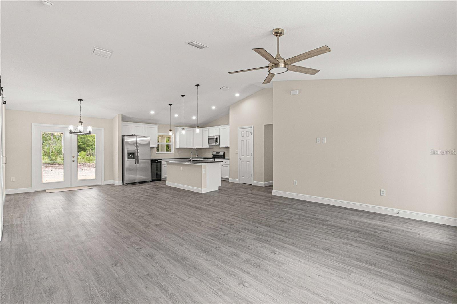Image 15 of 43 For 12756 80 Street