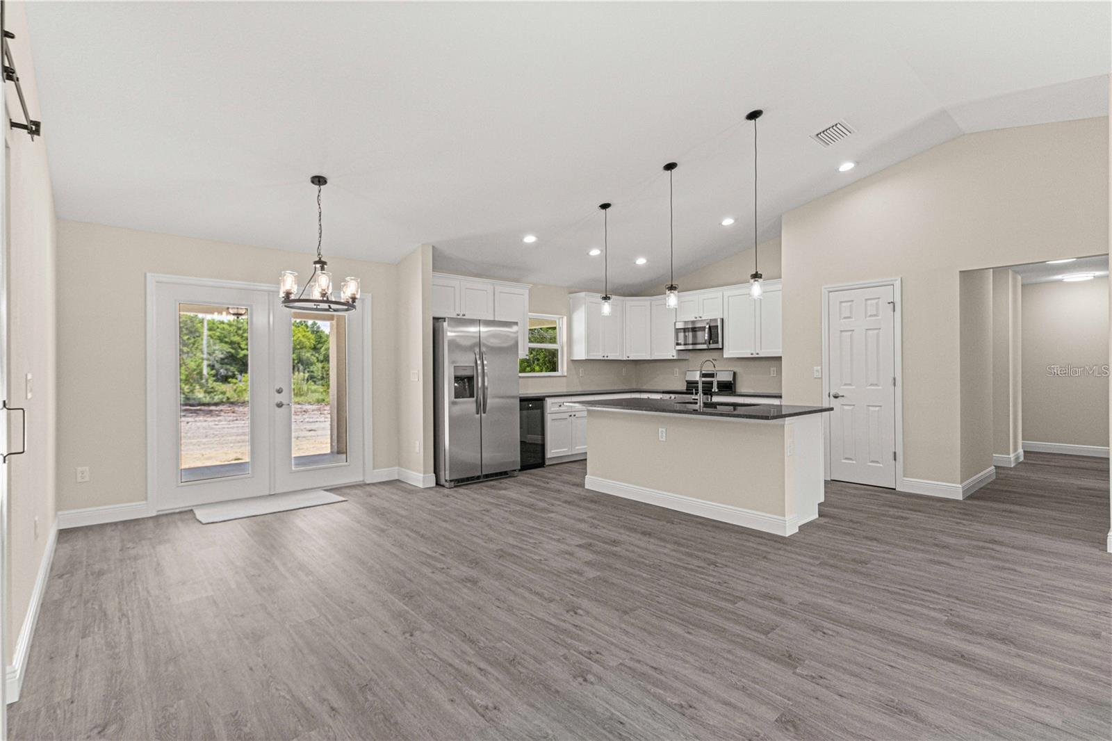 Image 17 of 43 For 12756 80 Street
