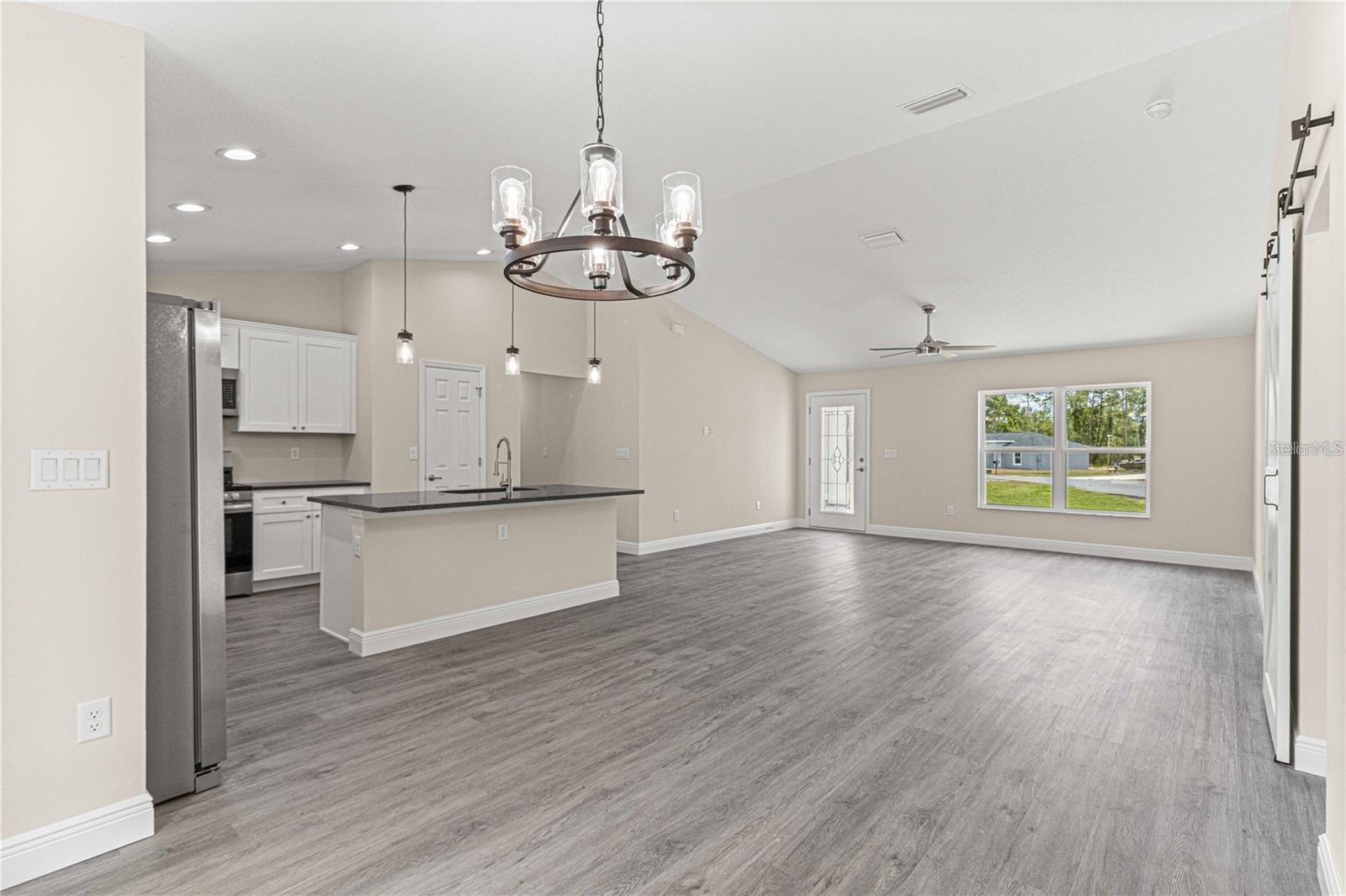 Image 18 of 43 For 12756 80 Street