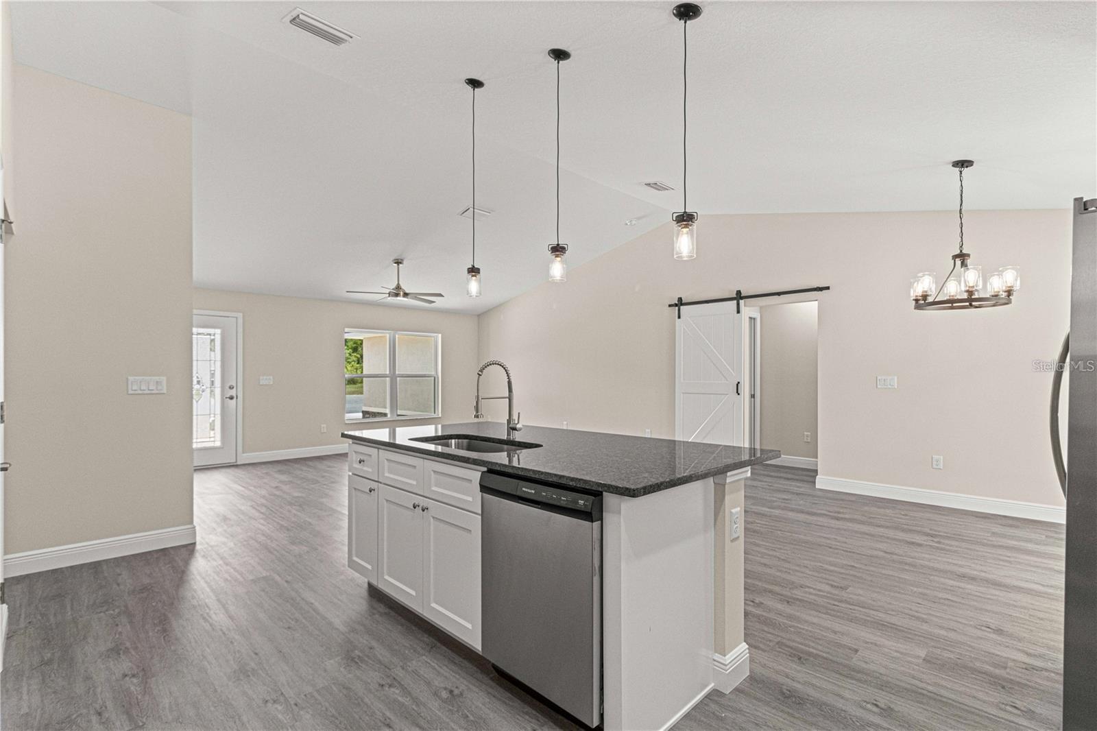 Image 19 of 43 For 12756 80 Street