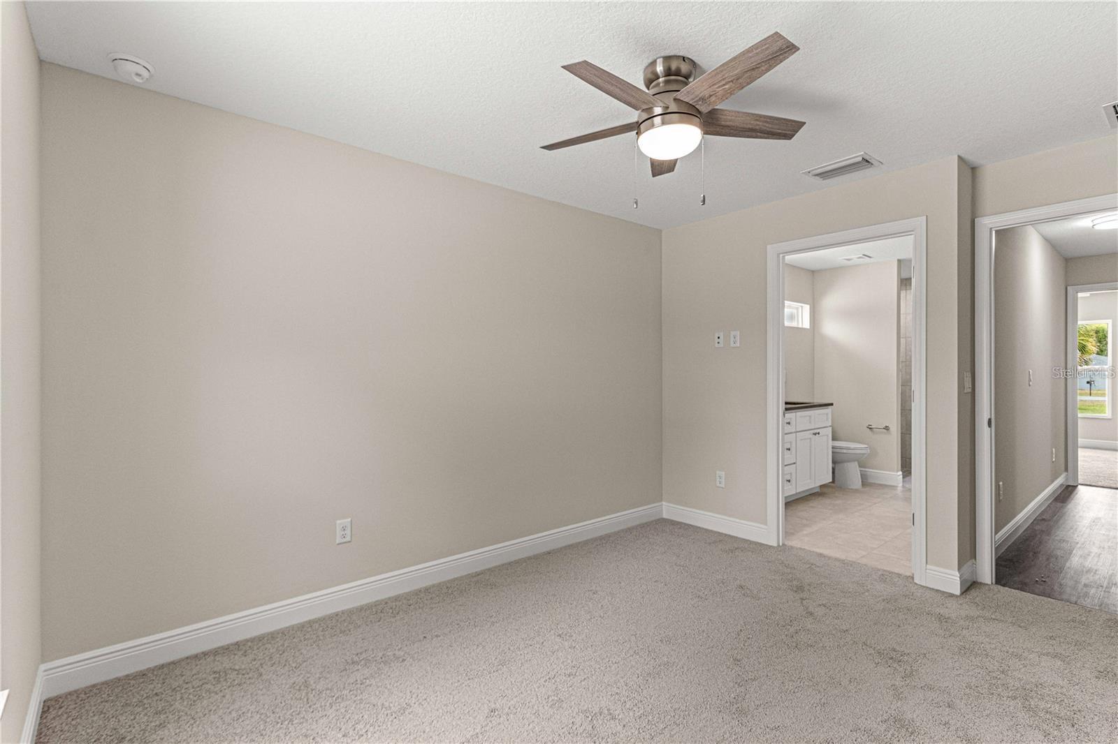Image 32 of 43 For 12756 80 Street