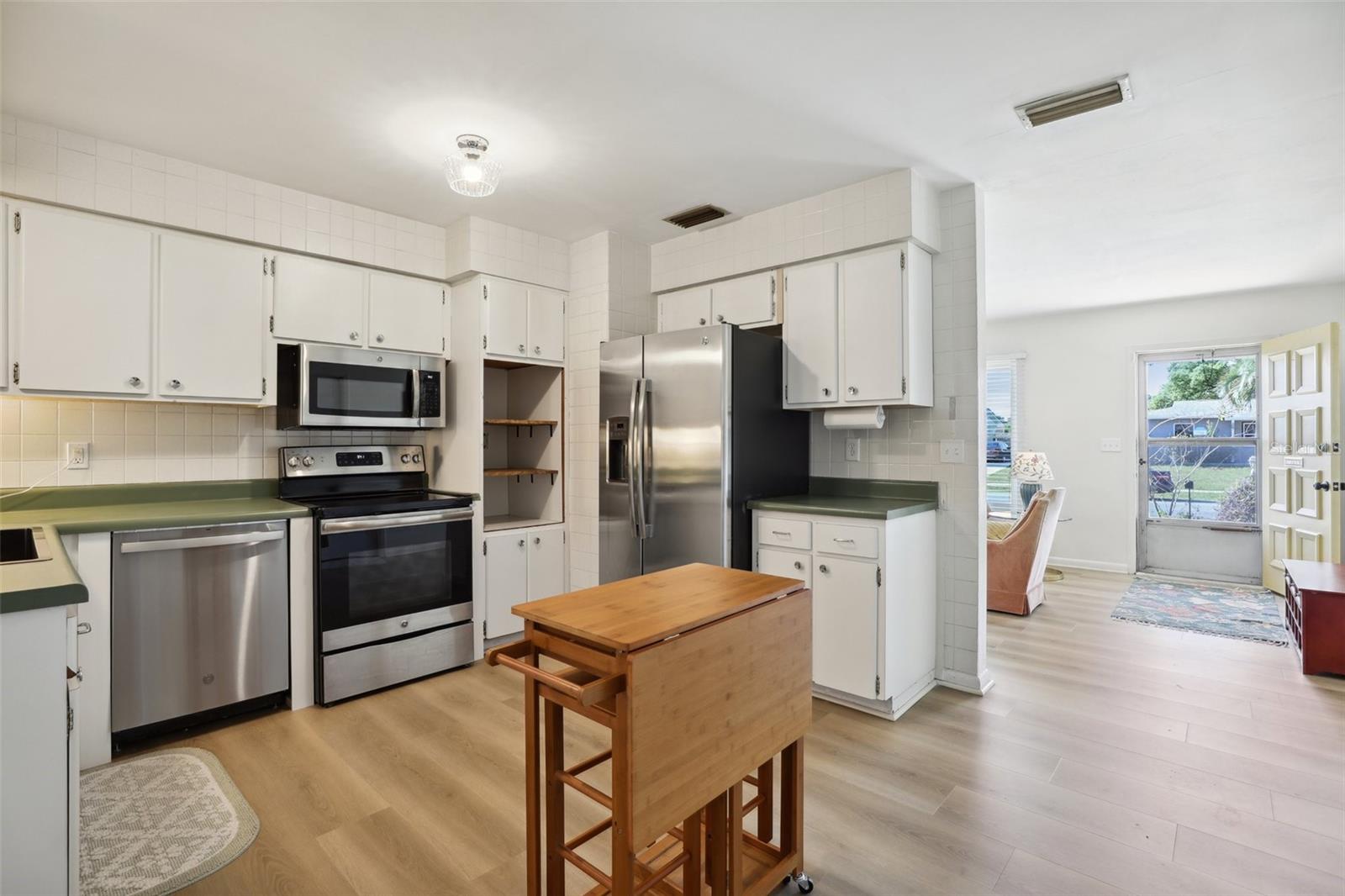 Image 10 of 28 For 1656 Brentlawn Street