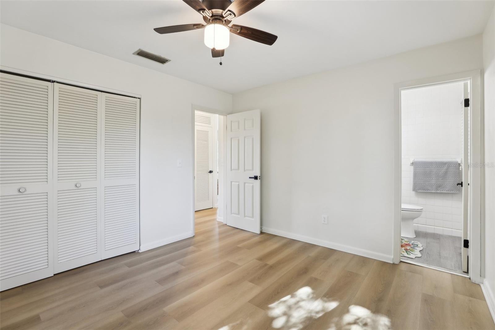 Image 17 of 28 For 1656 Brentlawn Street