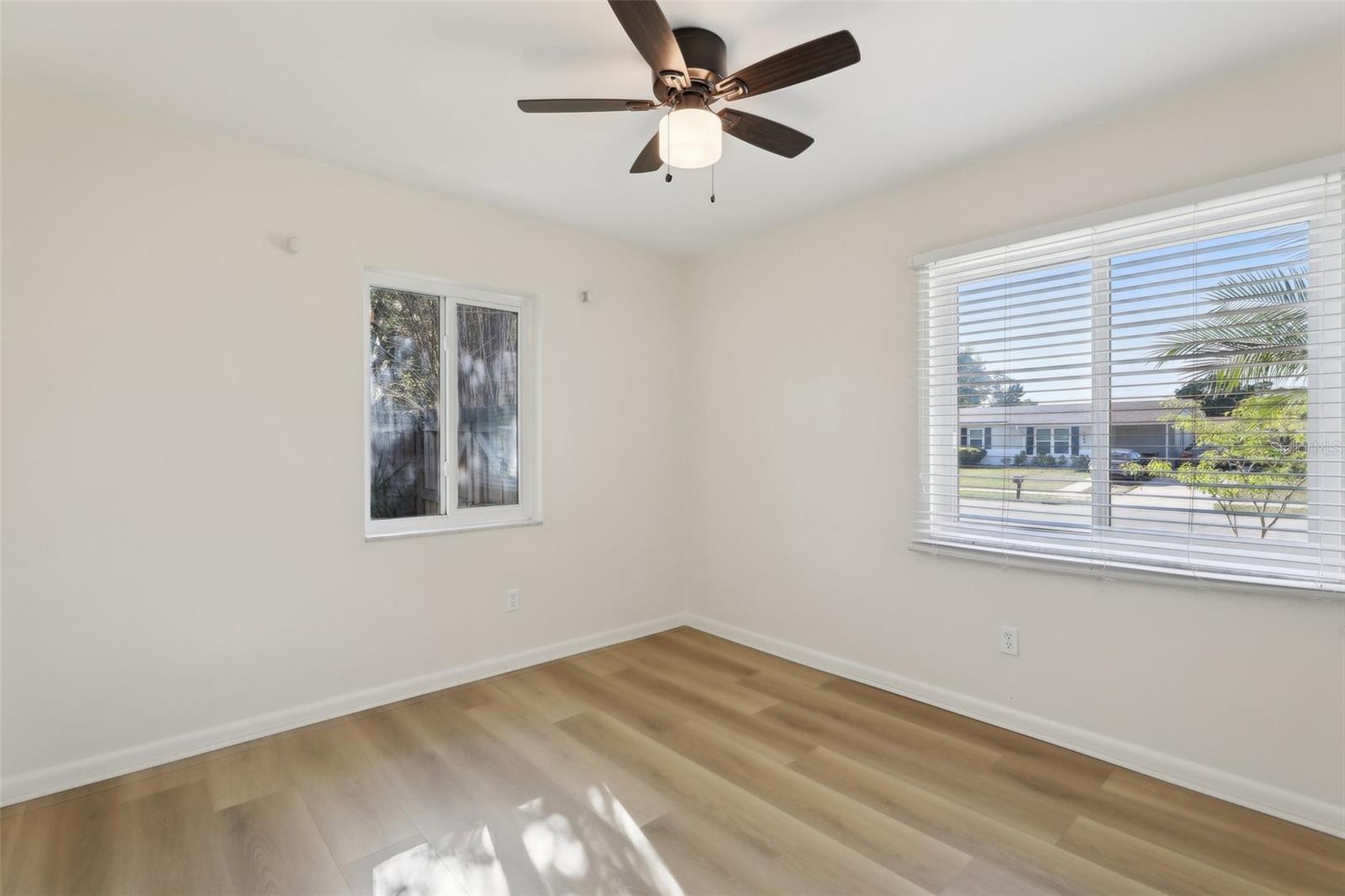 Image 21 of 28 For 1656 Brentlawn Street
