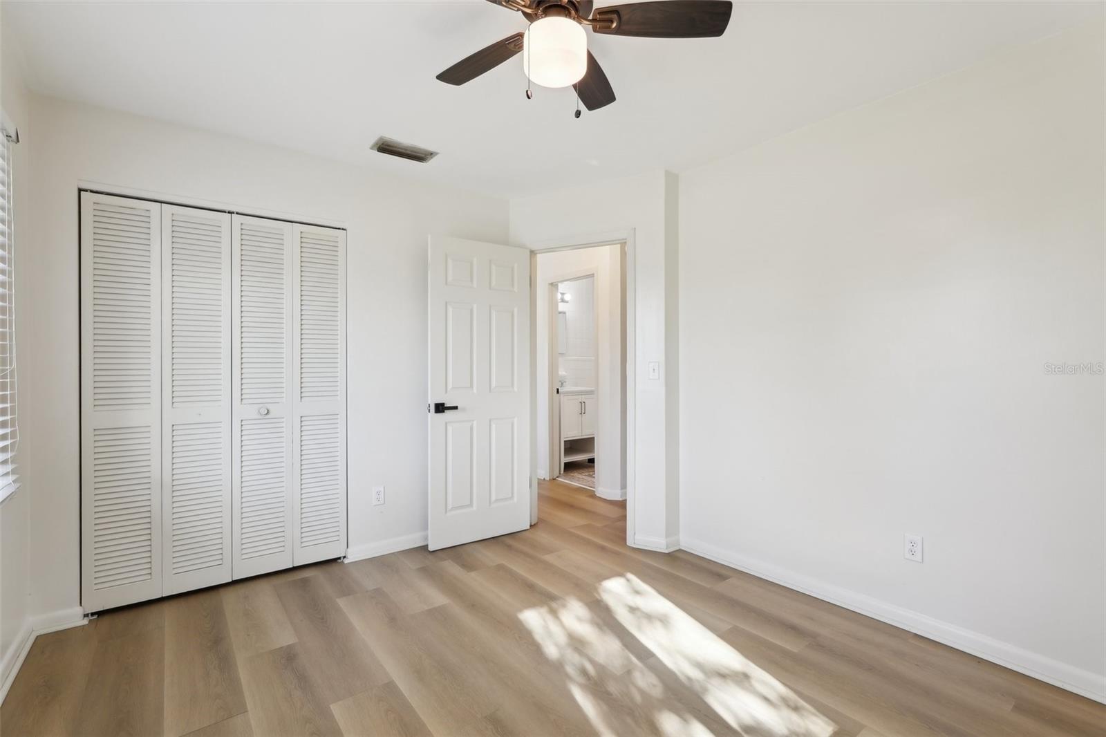Image 22 of 28 For 1656 Brentlawn Street