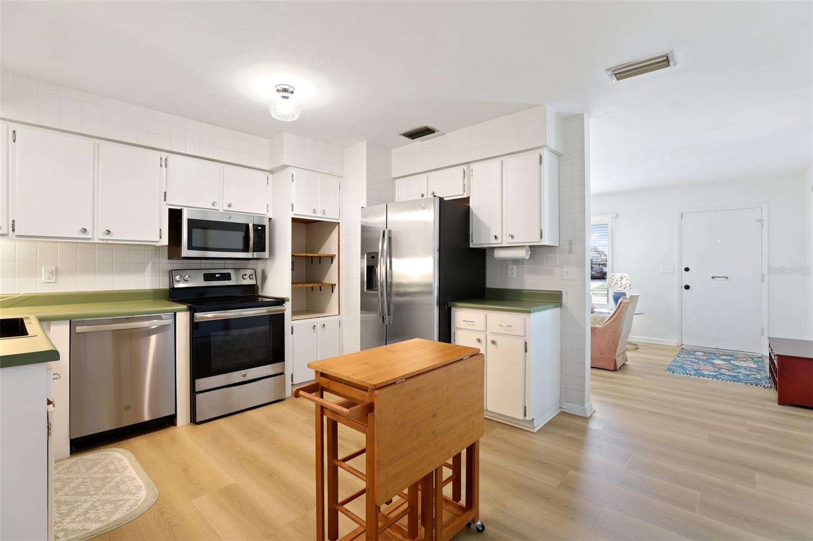 Image 9 of 28 For 1656 Brentlawn Street