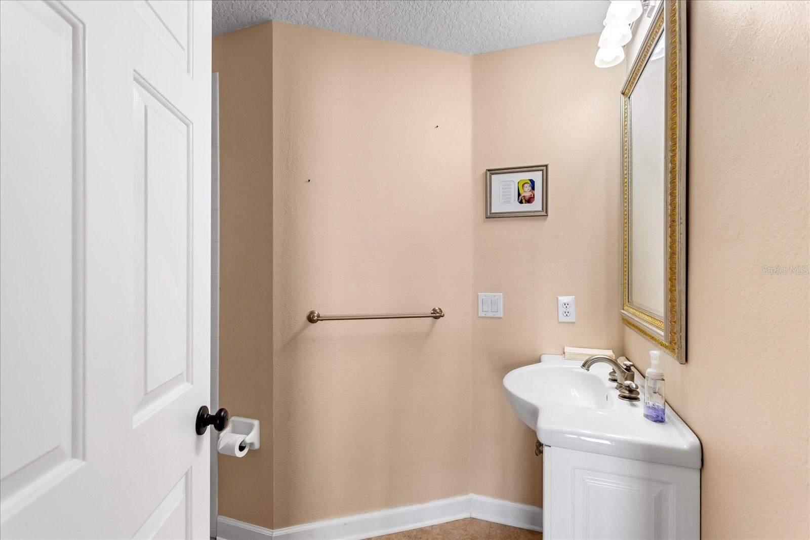 Image 29 of 52 For 922 Jasmine Street