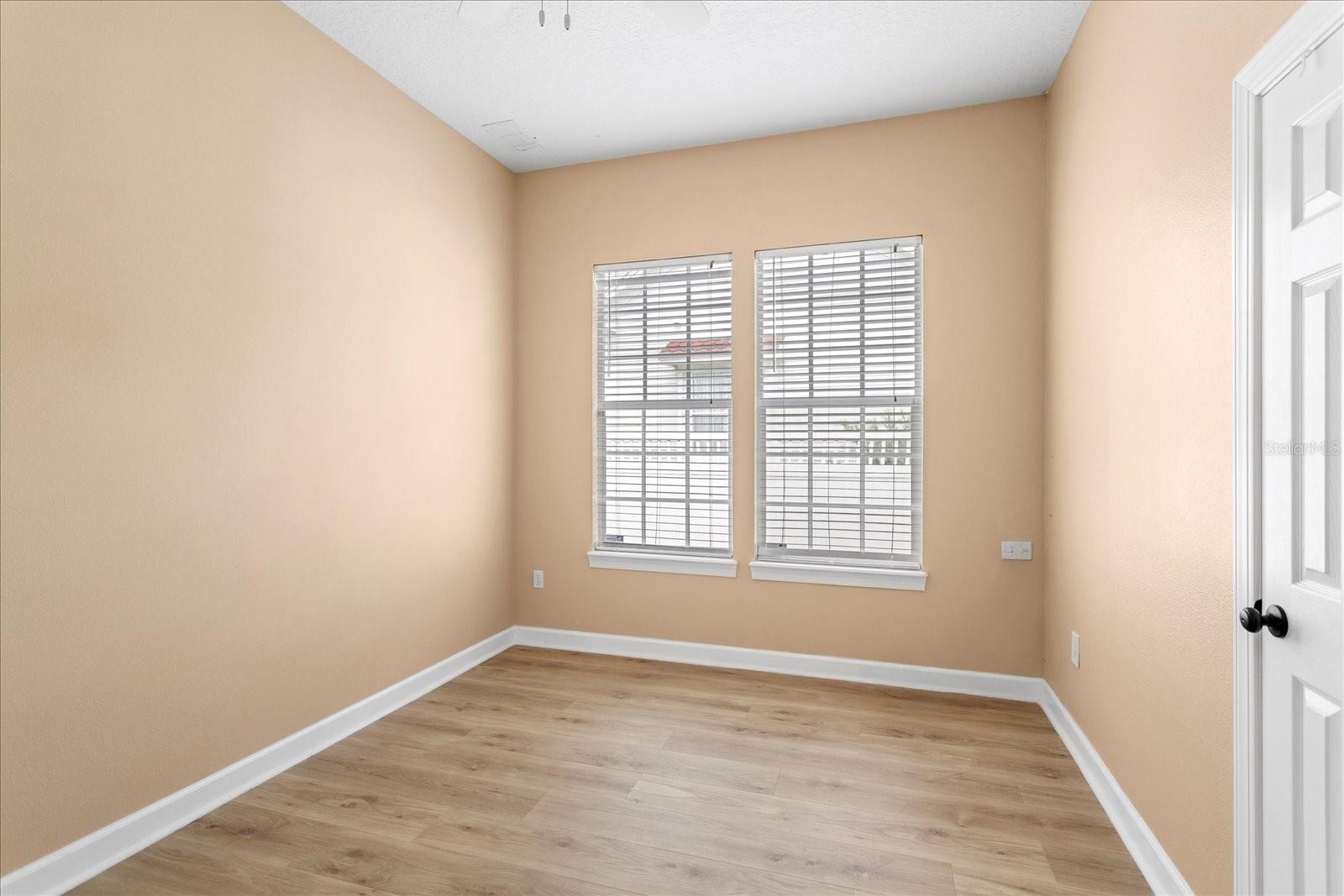 Image 30 of 52 For 922 Jasmine Street