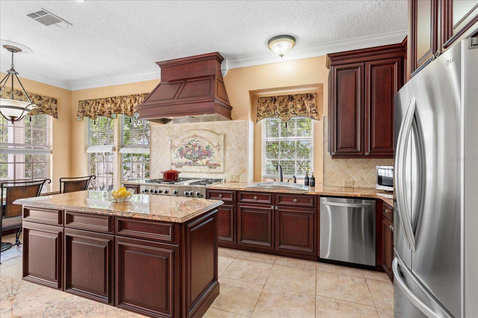 Image 5 of 52 For 922 Jasmine Street