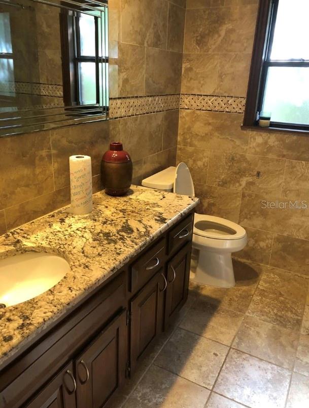 Image 4 of 22 For 8014 Palm Lake Drive