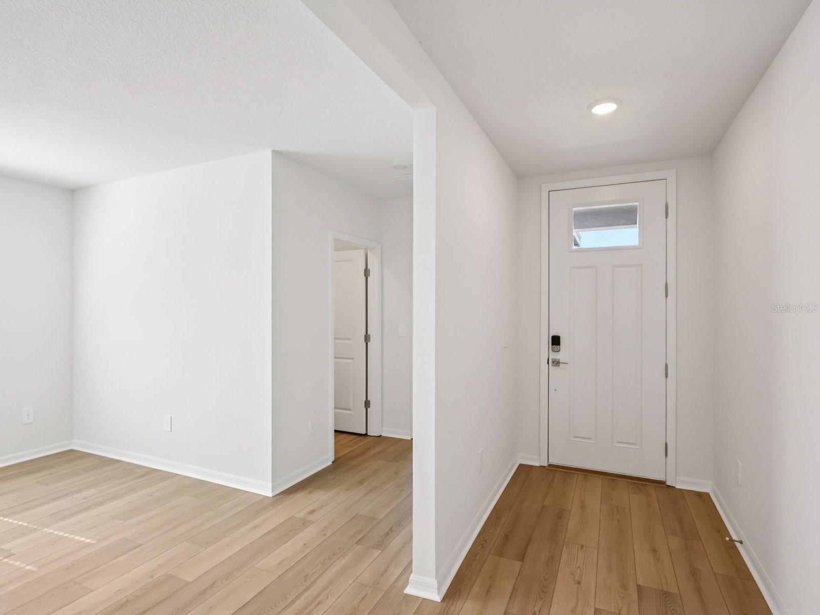 Image 5 of 50 For 2069 Rosewood Drive