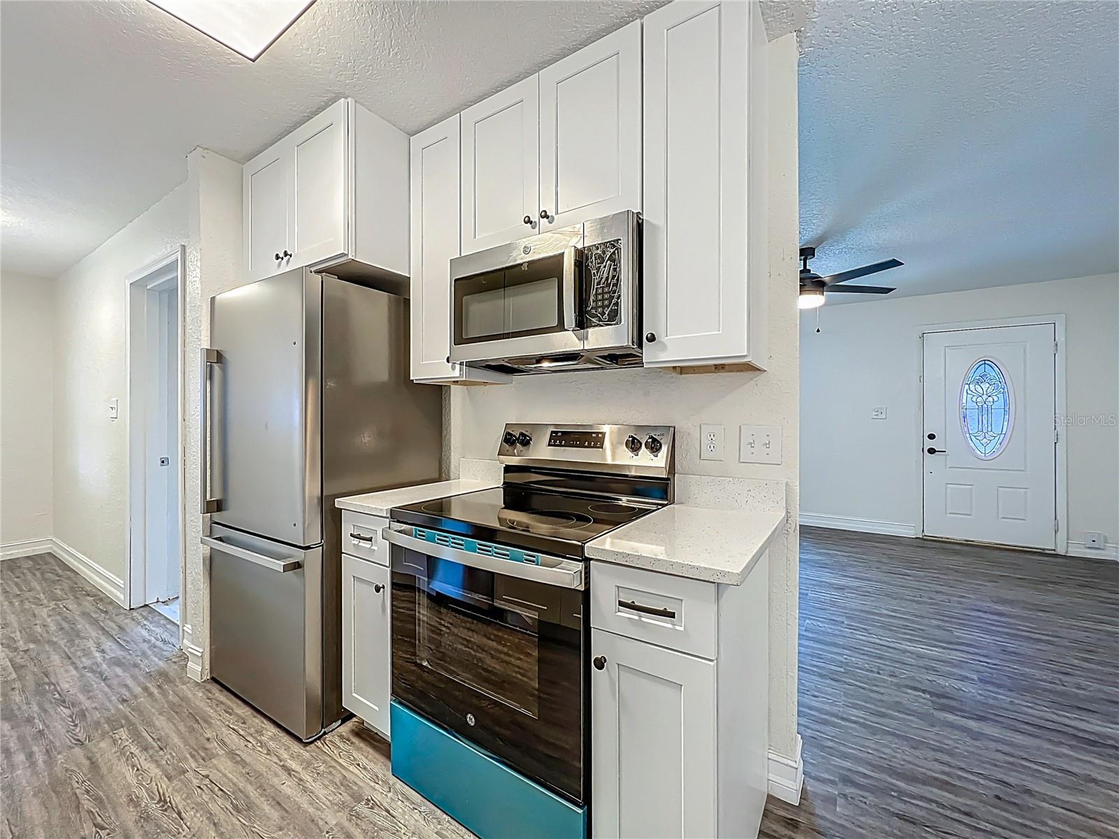 Image 7 of 25 For 2109 Hartwell Avenue