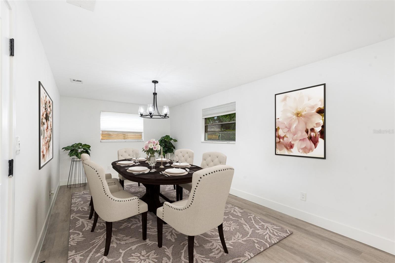 Image 11 of 23 For 692 Gaslight Drive
