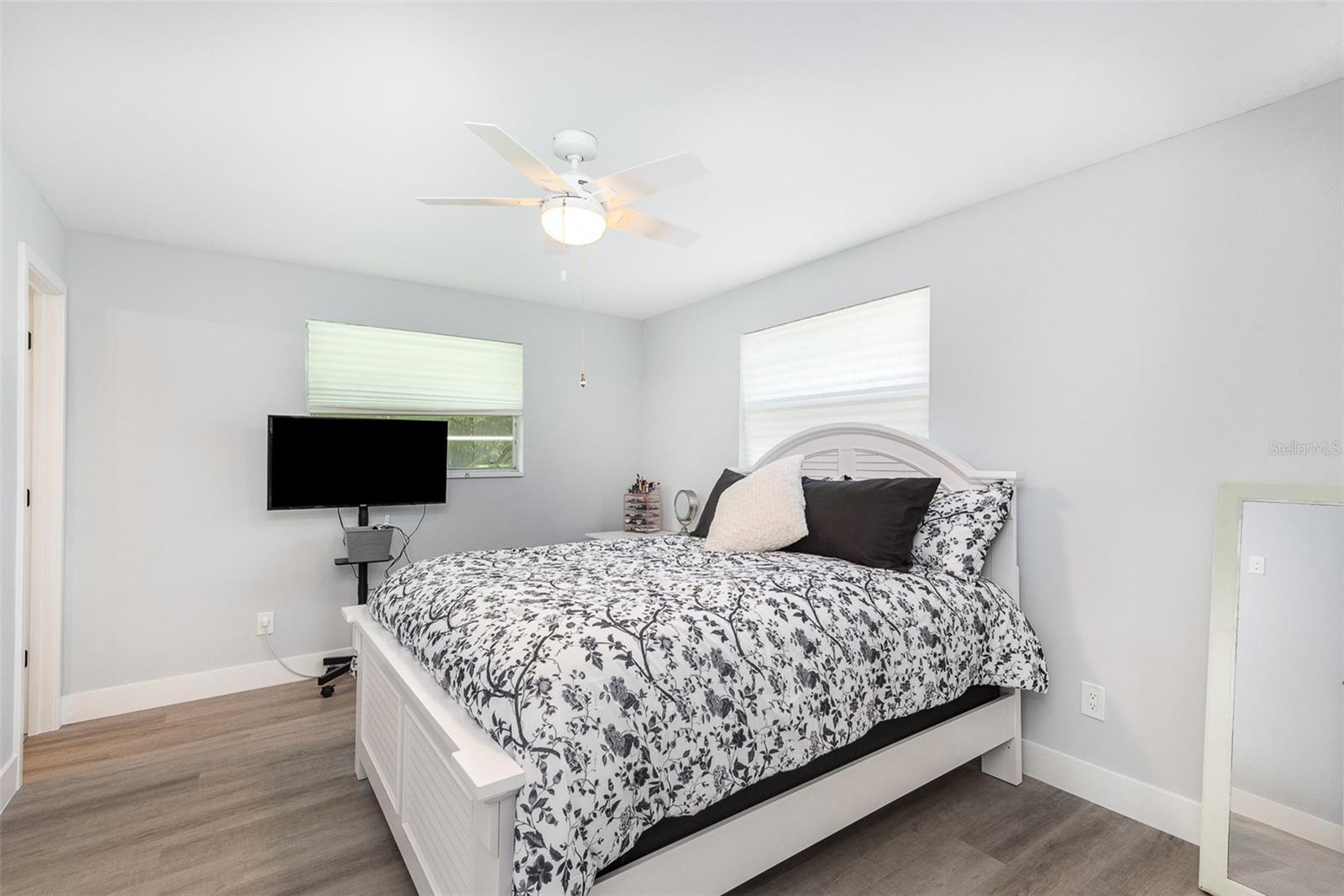 Image 12 of 23 For 692 Gaslight Drive