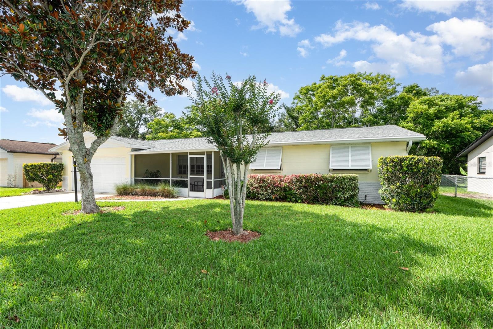 Image 20 of 23 For 692 Gaslight Drive