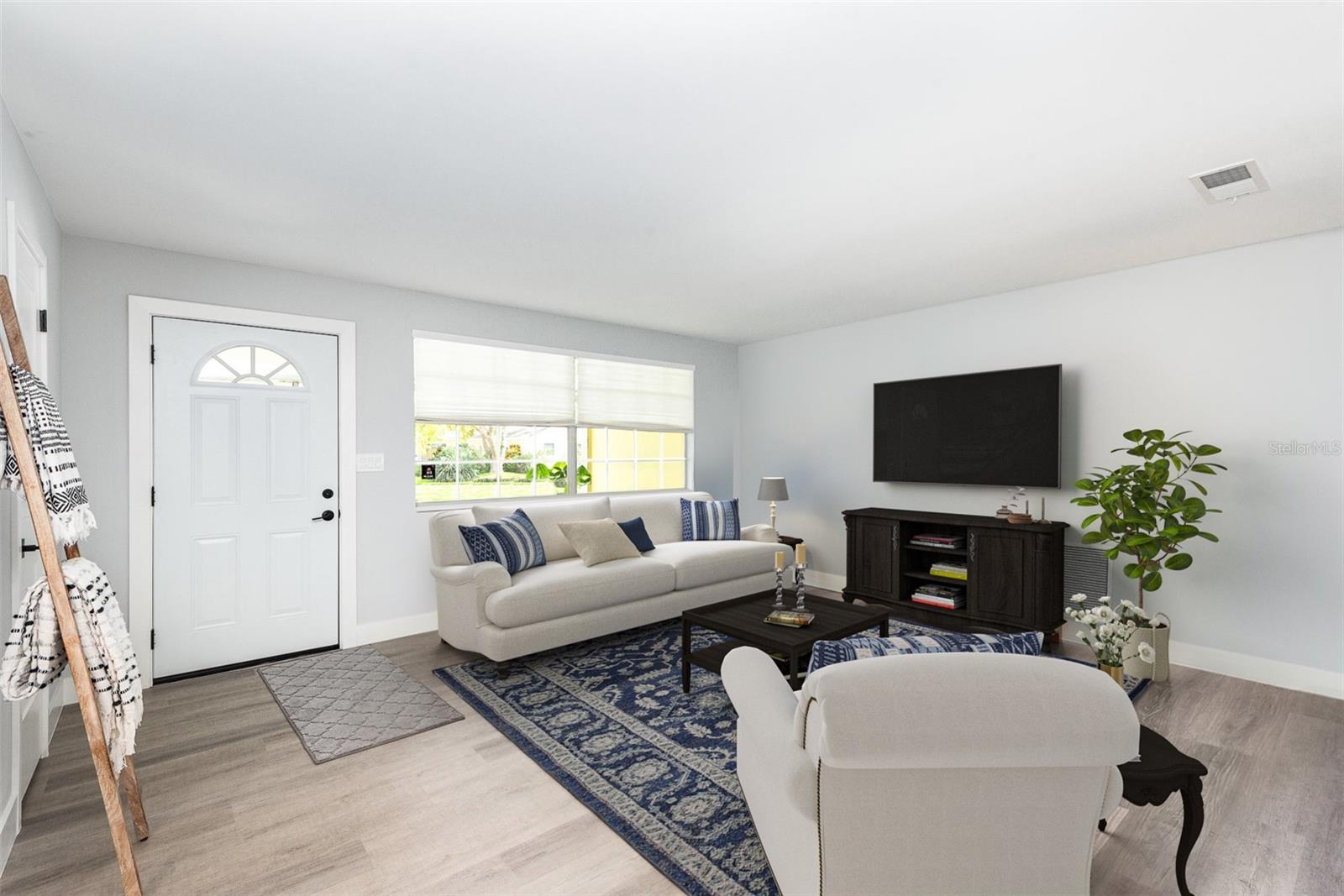 Image 4 of 23 For 692 Gaslight Drive