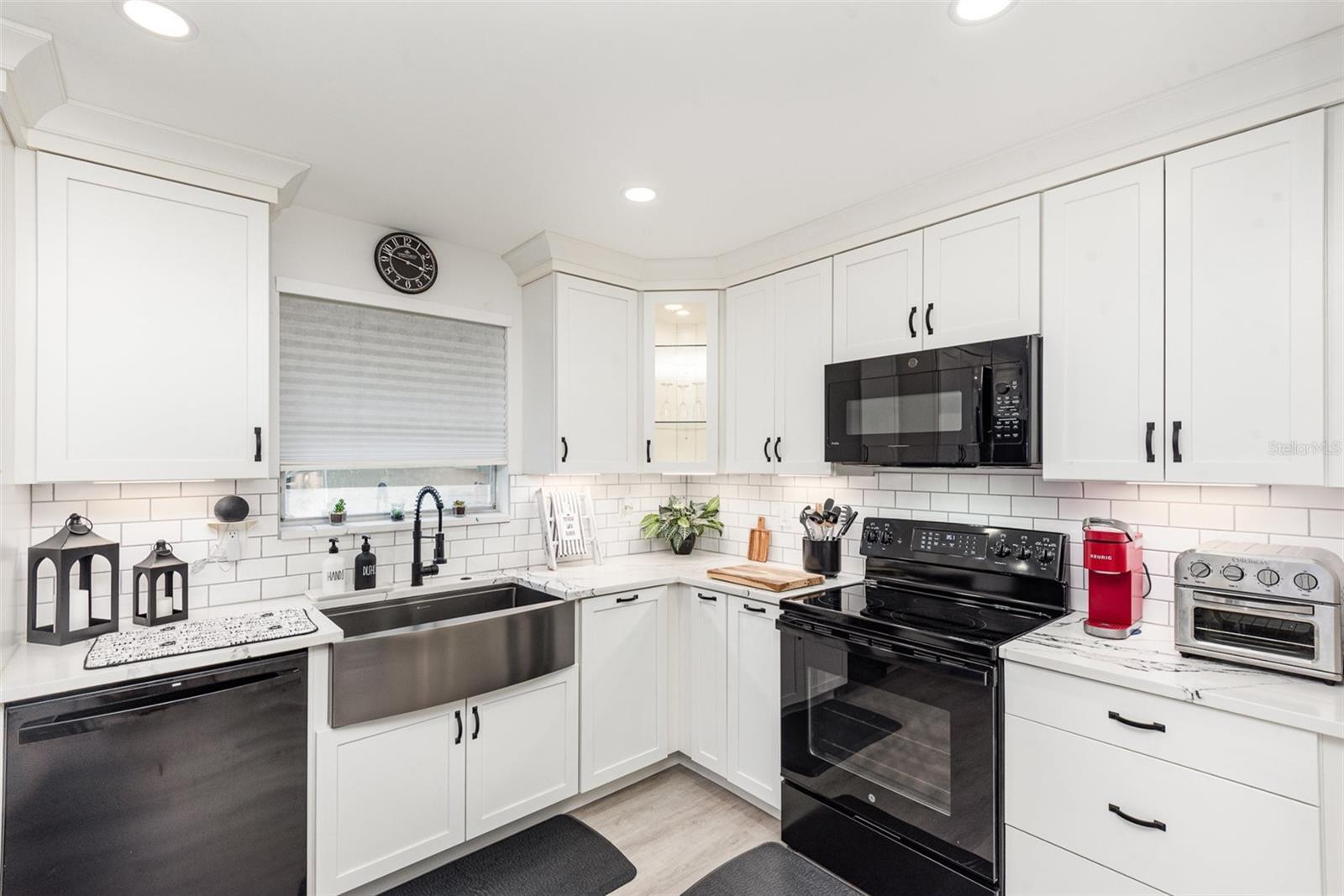 Image 8 of 23 For 692 Gaslight Drive