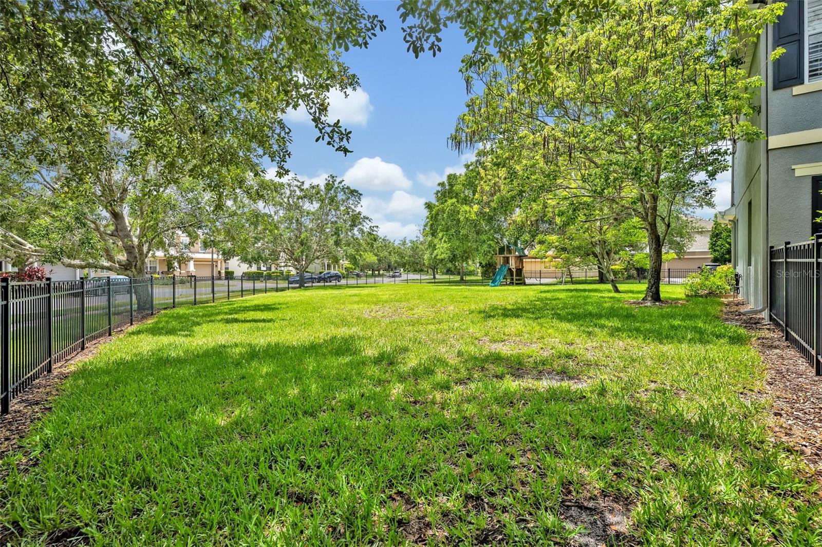 Image 28 of 34 For 513 Legacy Park Drive