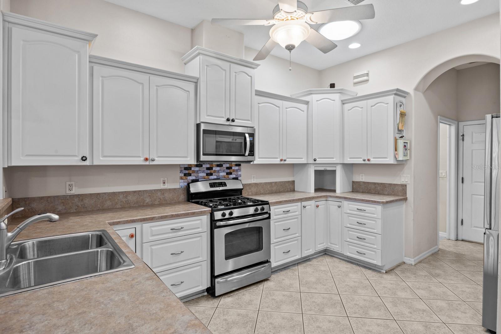 Image 14 of 45 For 5339 Pond Crossing Place