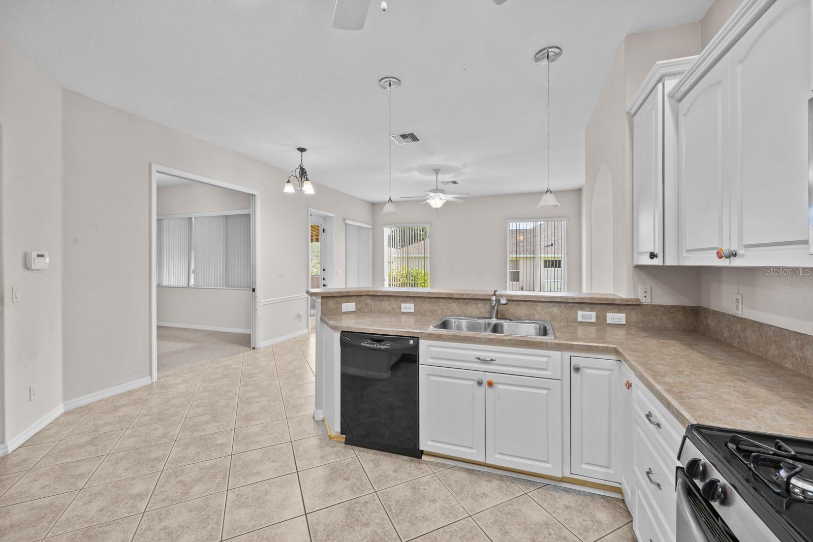 Image 16 of 45 For 5339 Pond Crossing Place