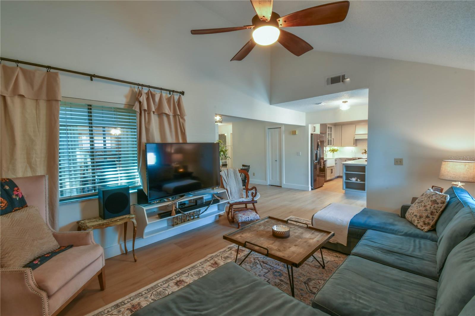 Image 14 of 43 For 271 Raintree Drive