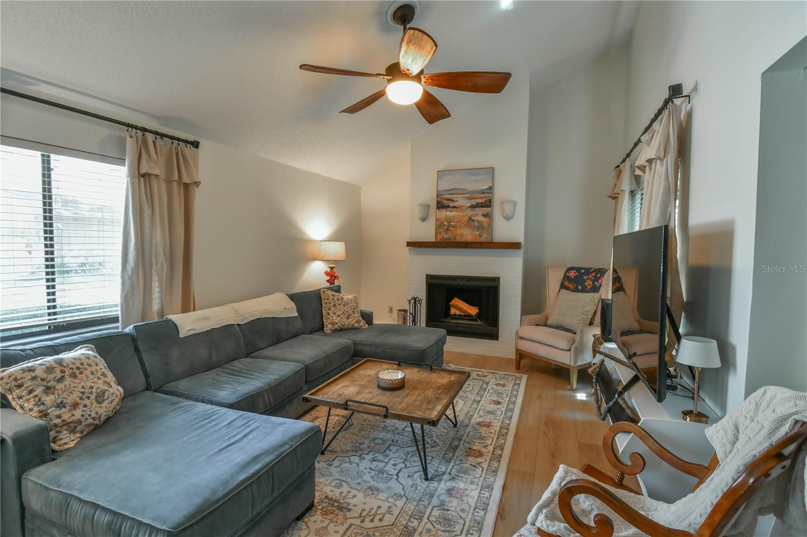 Image 16 of 43 For 271 Raintree Drive