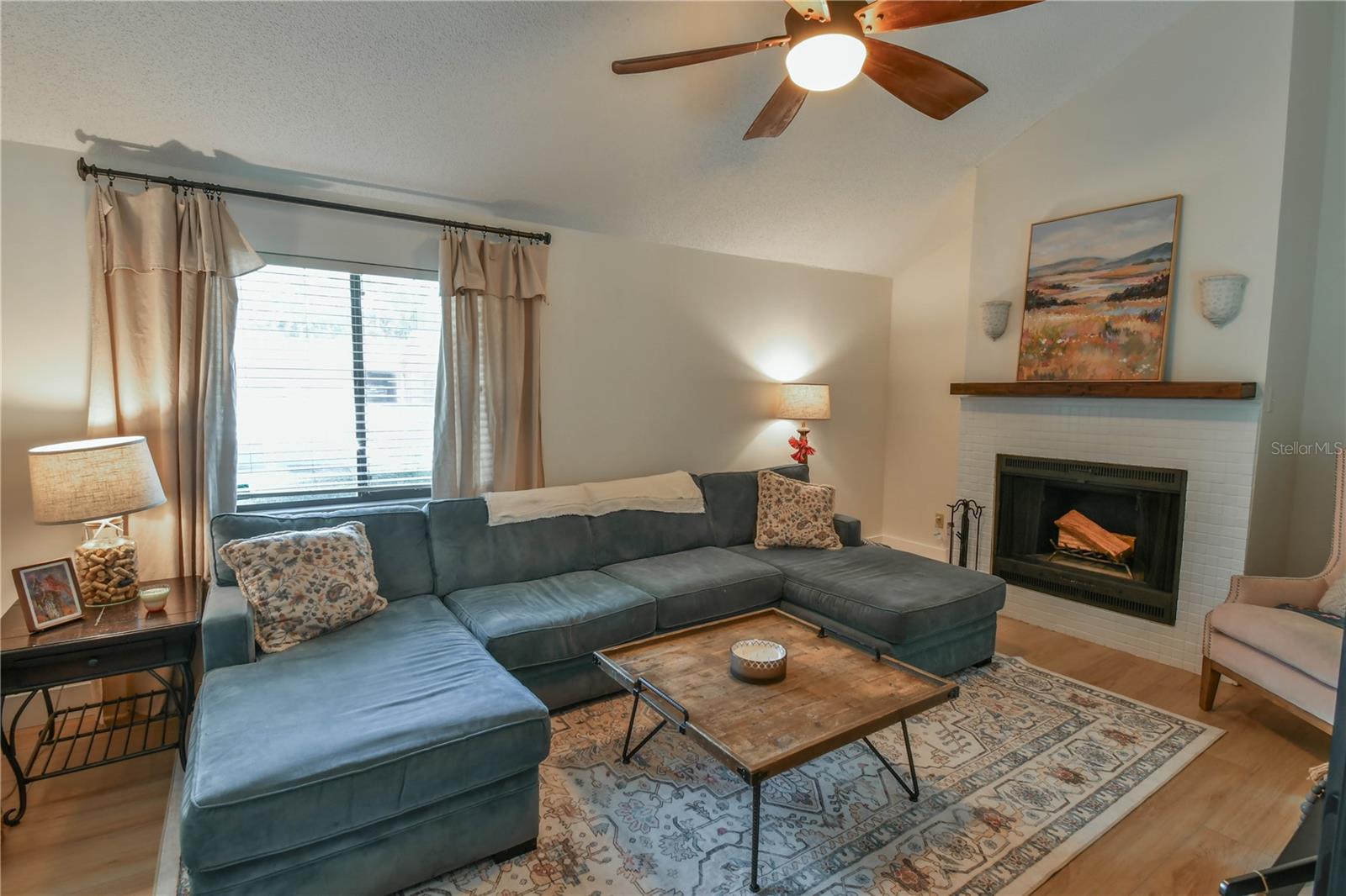 Image 17 of 43 For 271 Raintree Drive