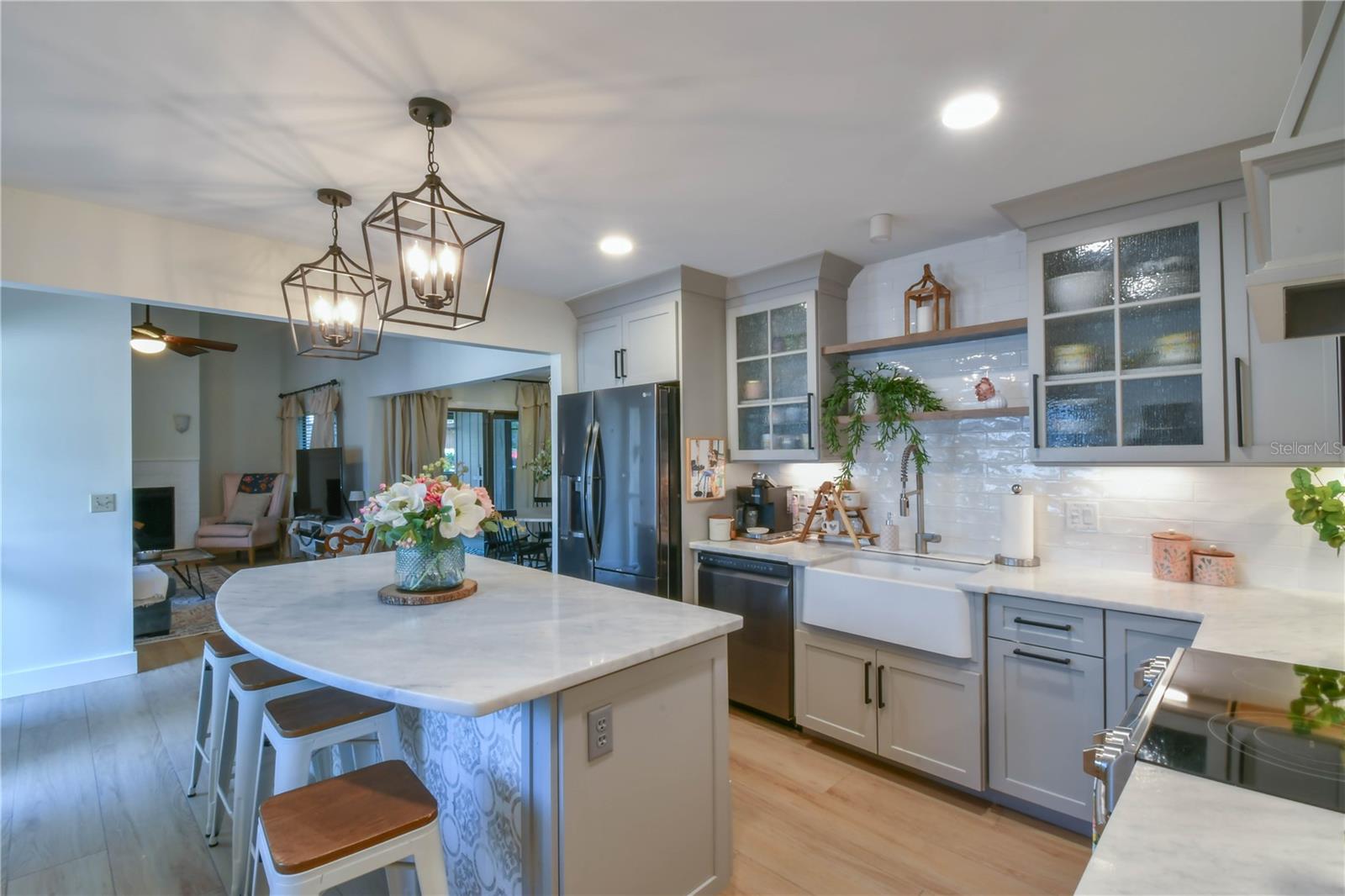 Image 19 of 43 For 271 Raintree Drive