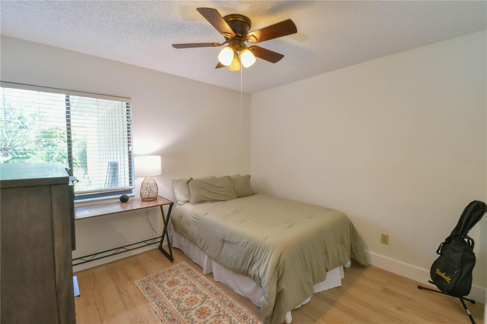 Image 31 of 43 For 271 Raintree Drive