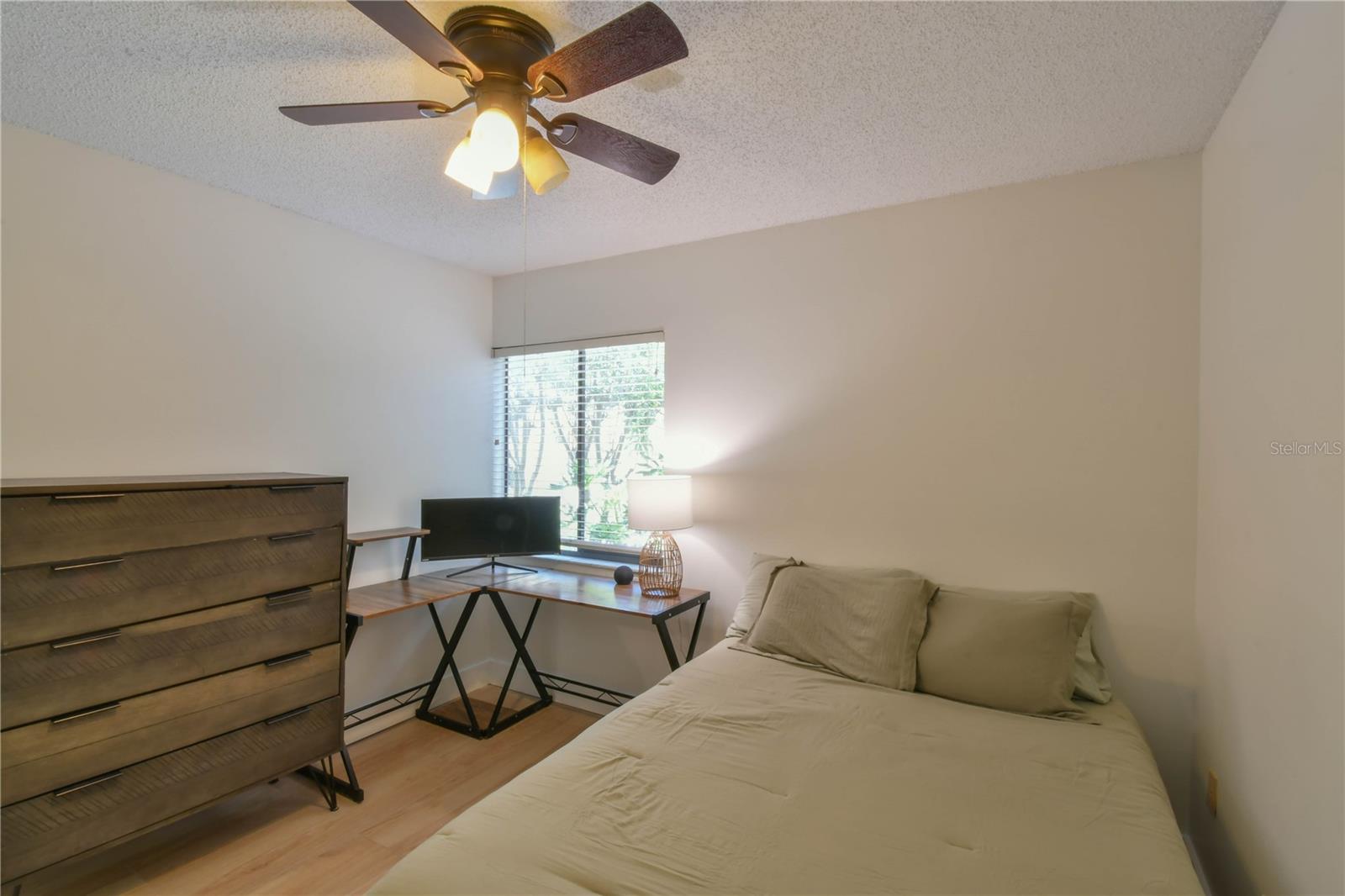 Image 32 of 43 For 271 Raintree Drive