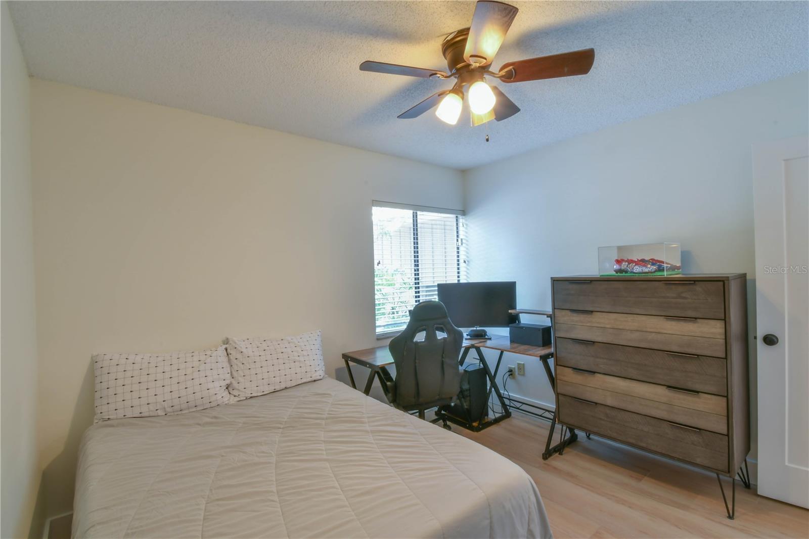 Image 34 of 43 For 271 Raintree Drive