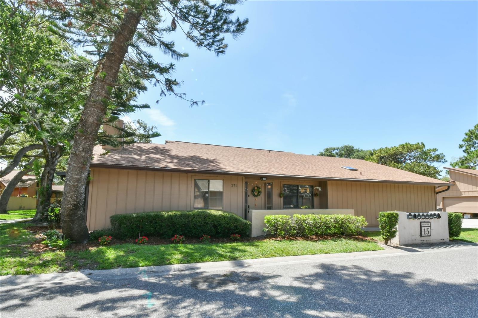 Image 4 of 43 For 271 Raintree Drive