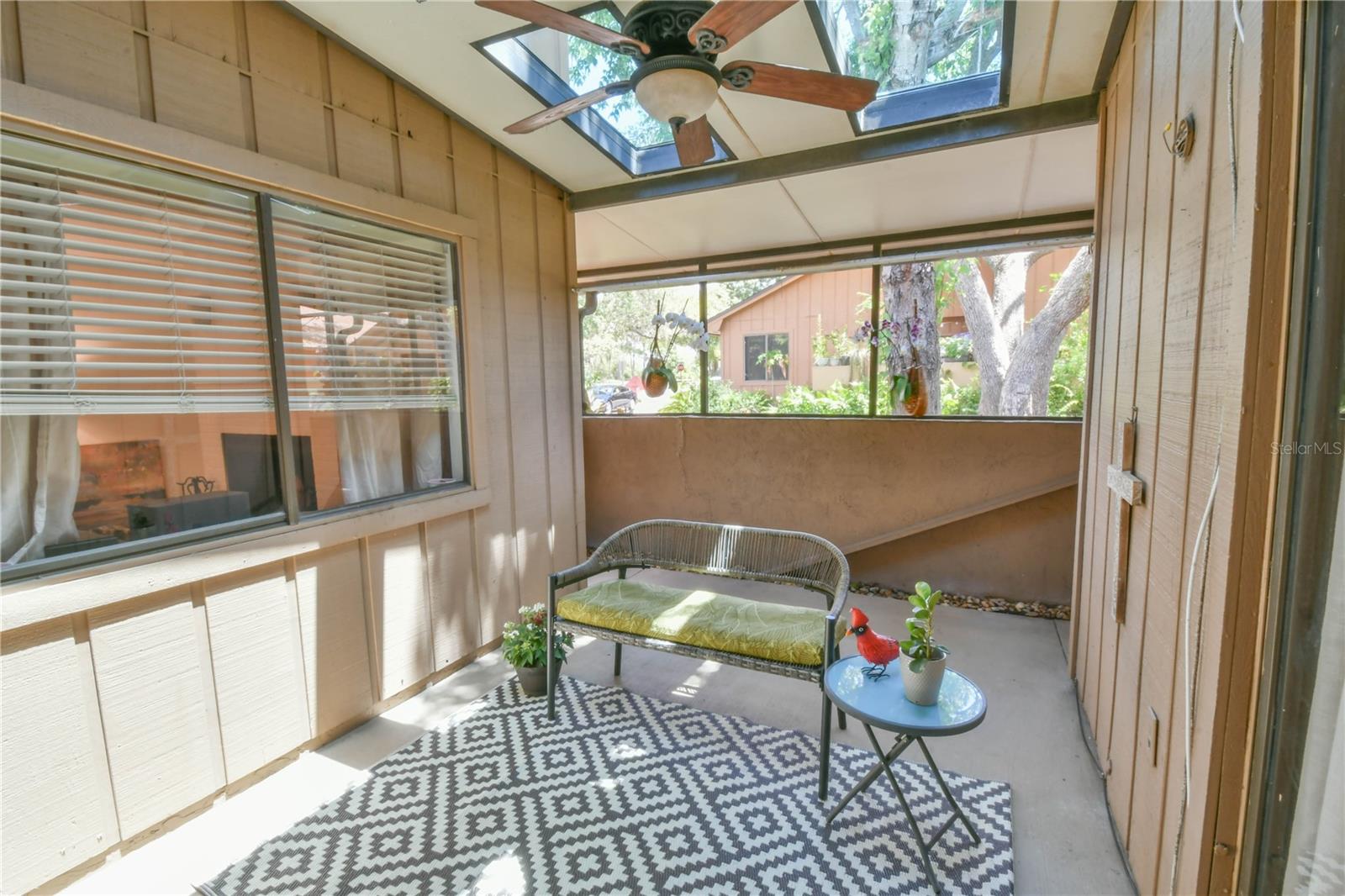 Image 40 of 43 For 271 Raintree Drive