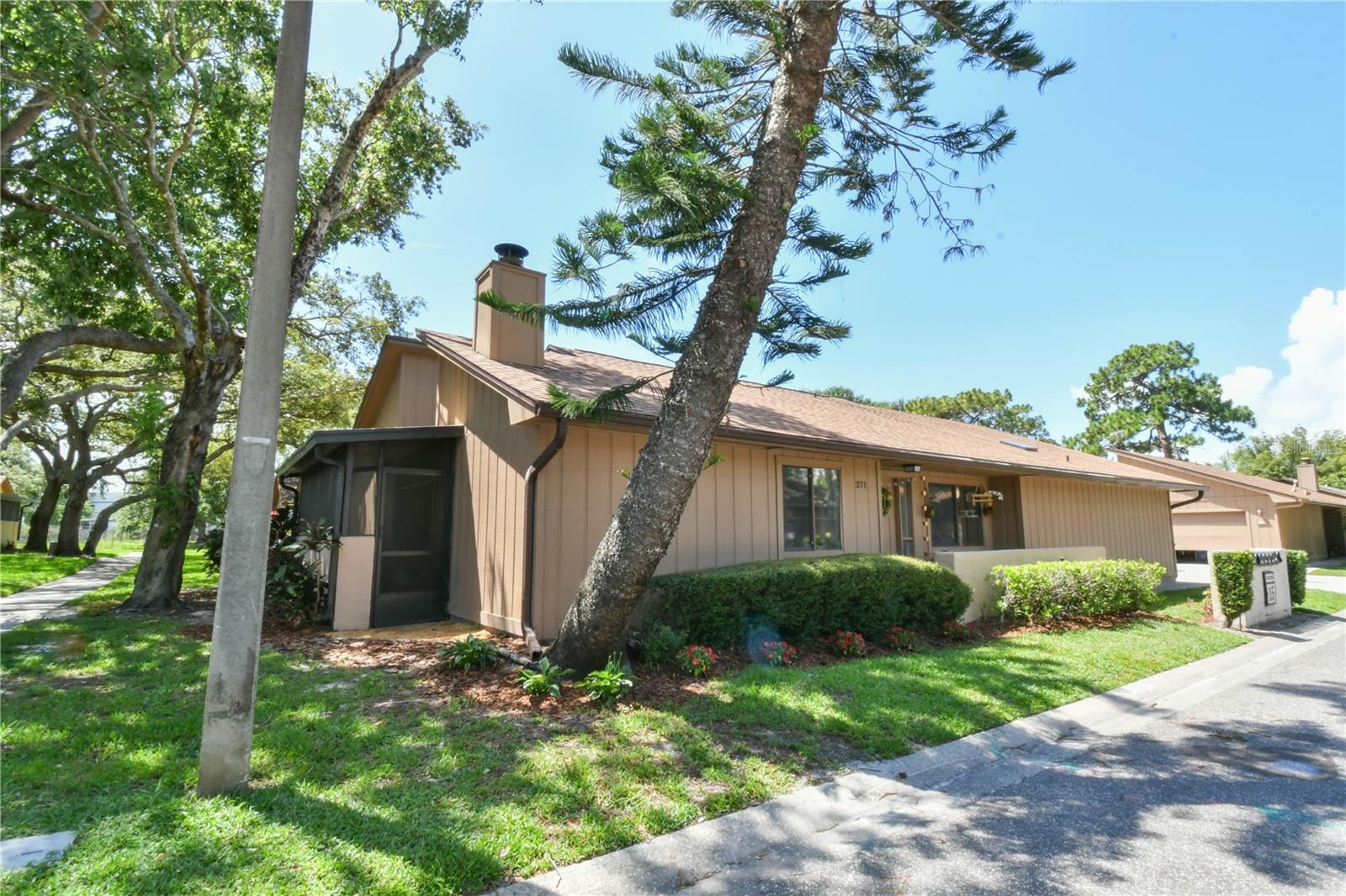 Image 5 of 43 For 271 Raintree Drive
