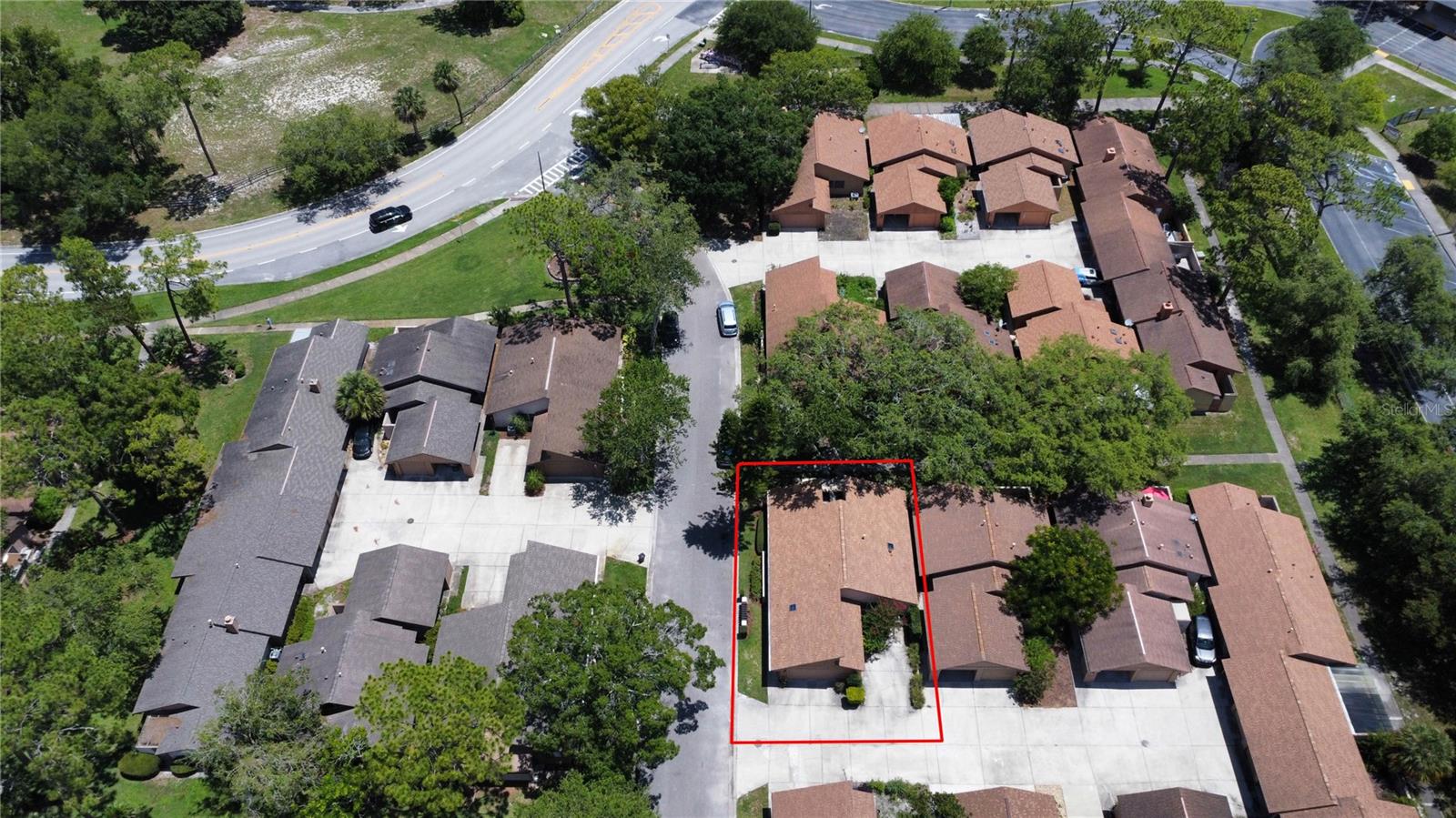 Image 8 of 43 For 271 Raintree Drive