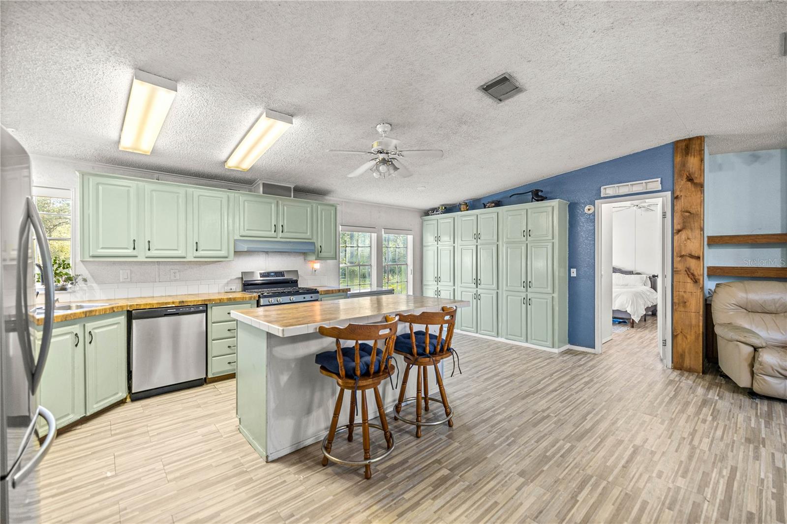 Image 10 of 33 For 16410 119th Street