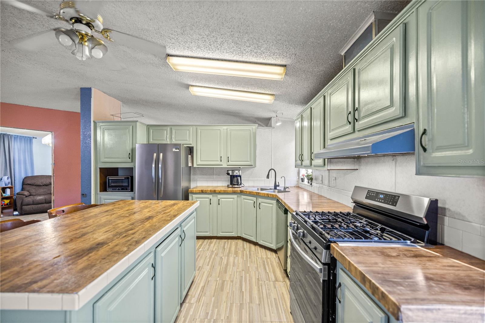 Image 12 of 33 For 16410 119th Street