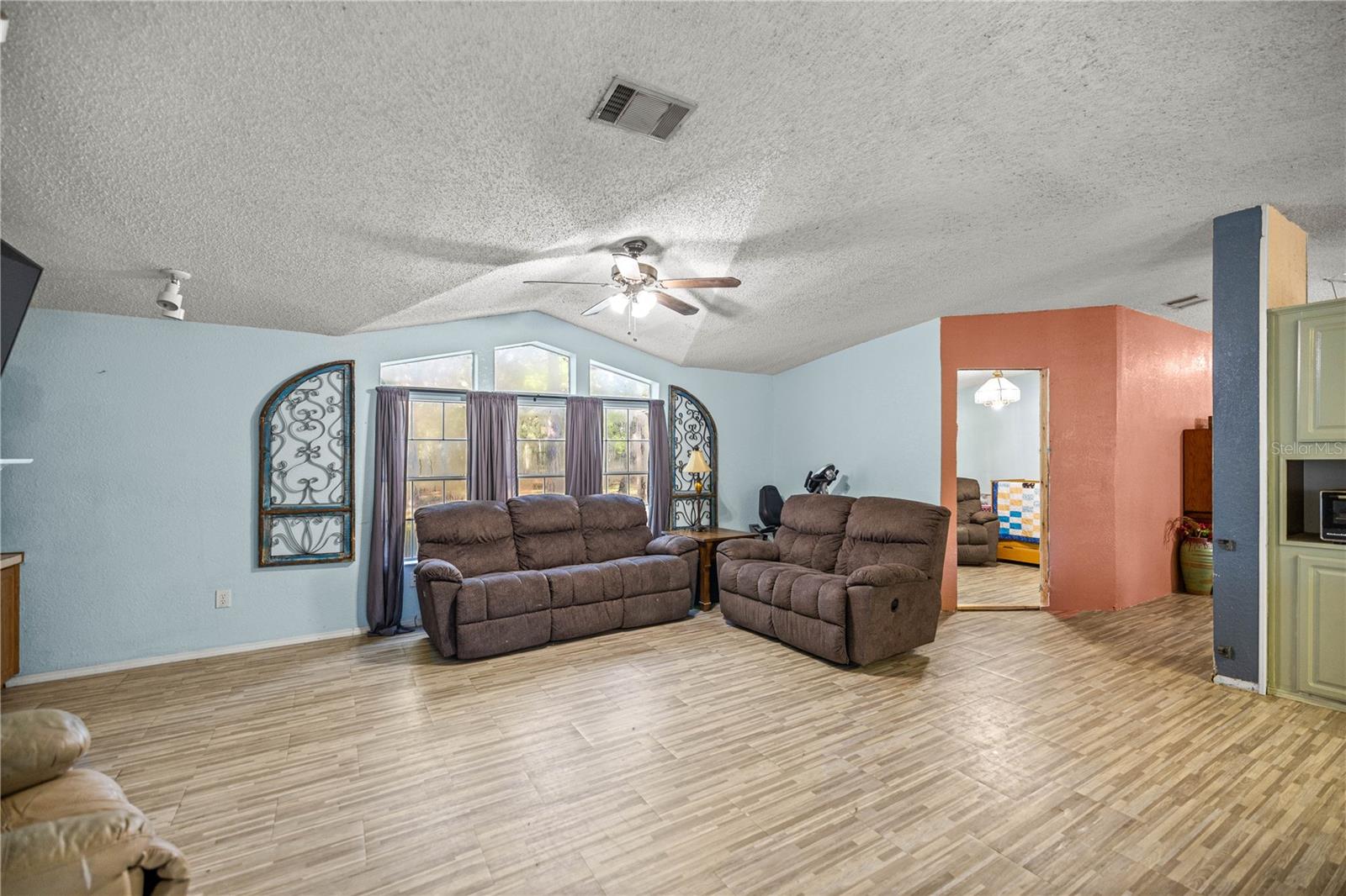 Image 9 of 33 For 16410 119th Street