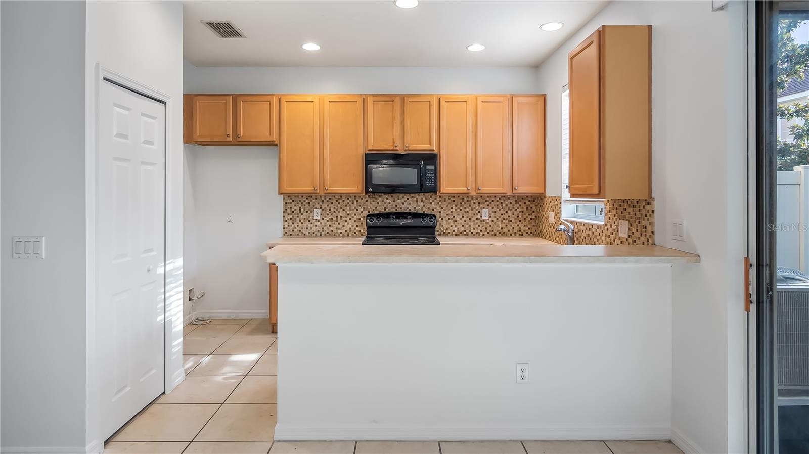 Image 11 of 47 For 417 Livorno Way