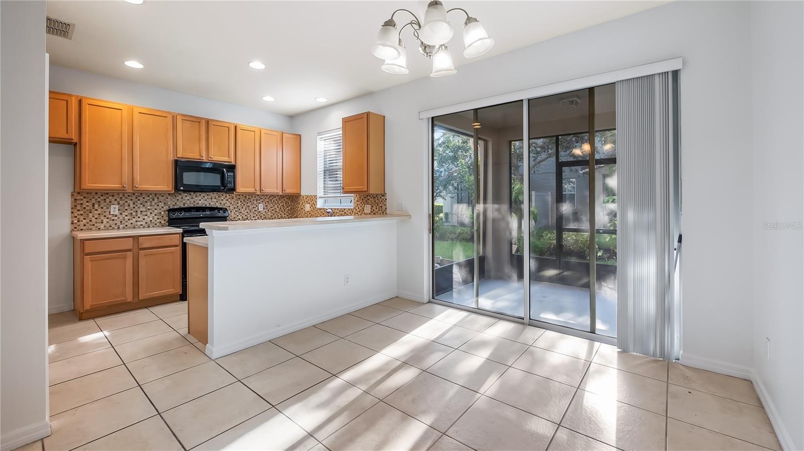 Image 12 of 47 For 417 Livorno Way