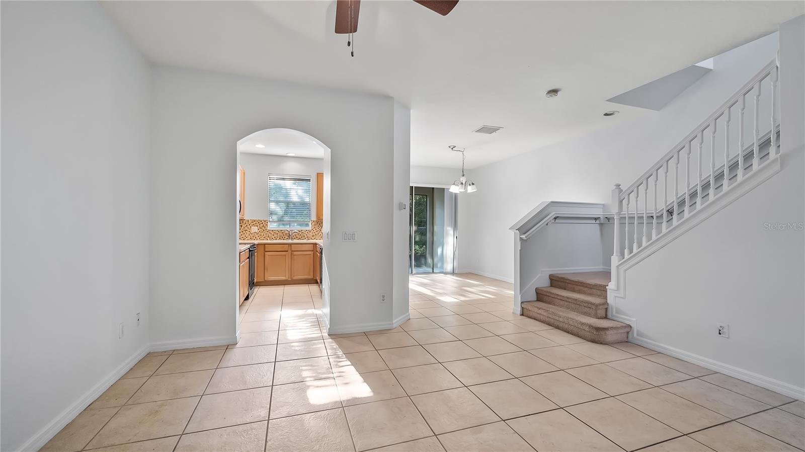 Image 14 of 47 For 417 Livorno Way
