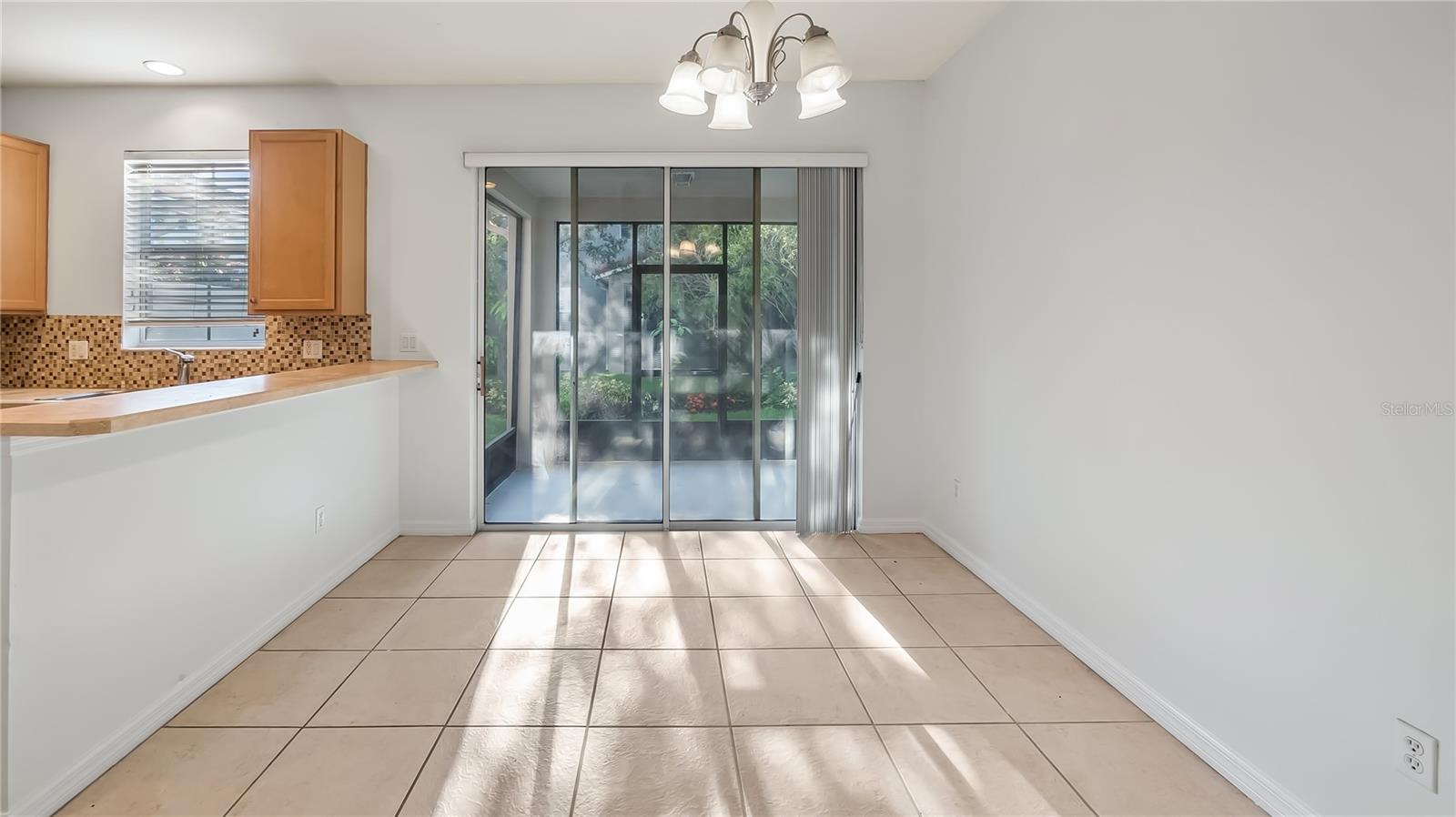 Image 15 of 47 For 417 Livorno Way