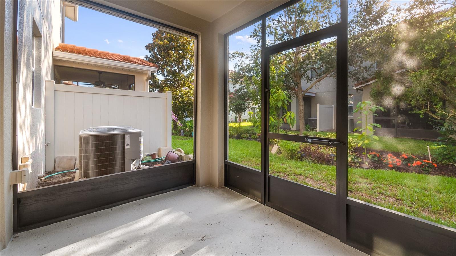 Image 32 of 47 For 417 Livorno Way