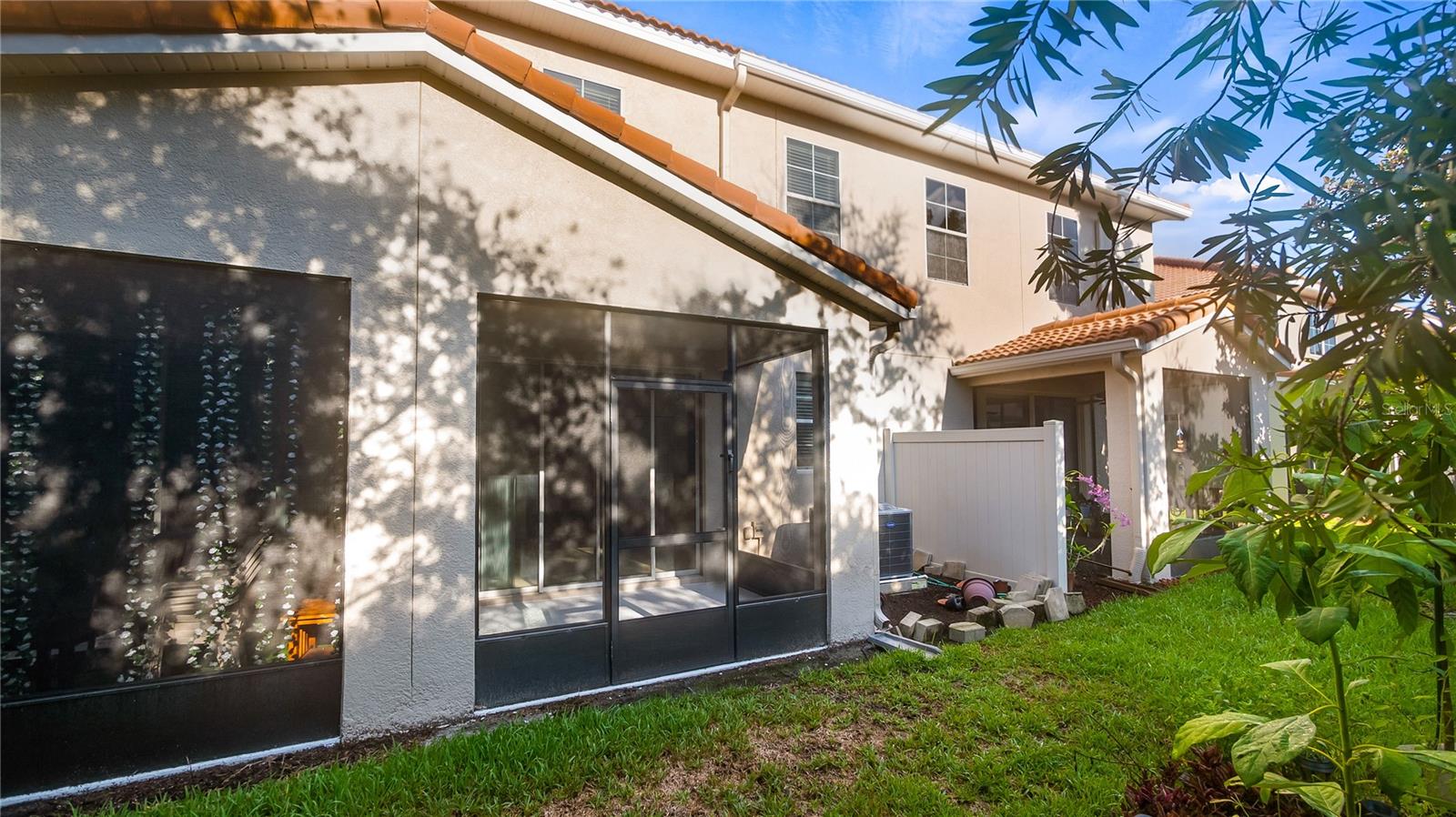 Image 34 of 47 For 417 Livorno Way