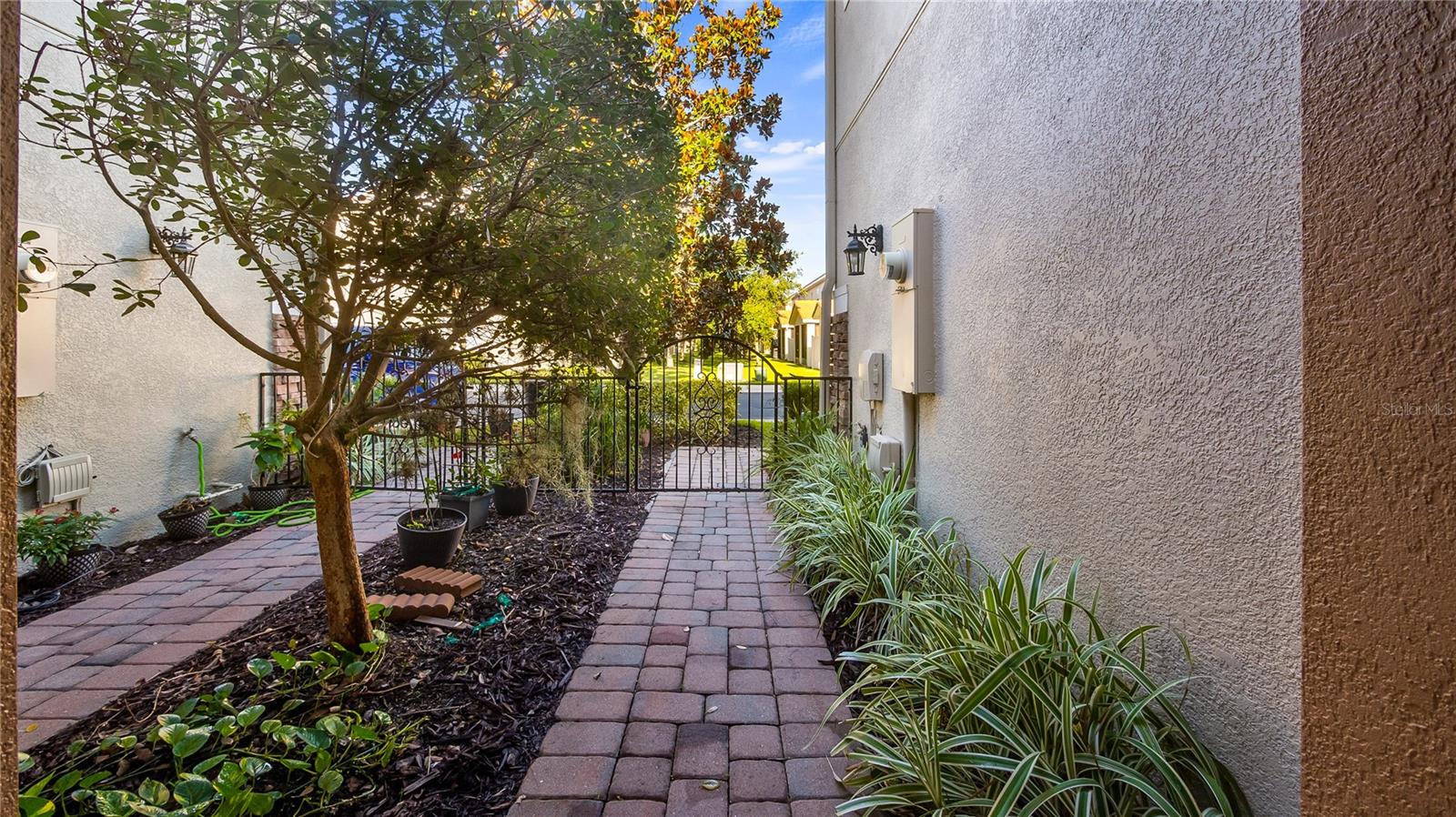 Image 5 of 47 For 417 Livorno Way