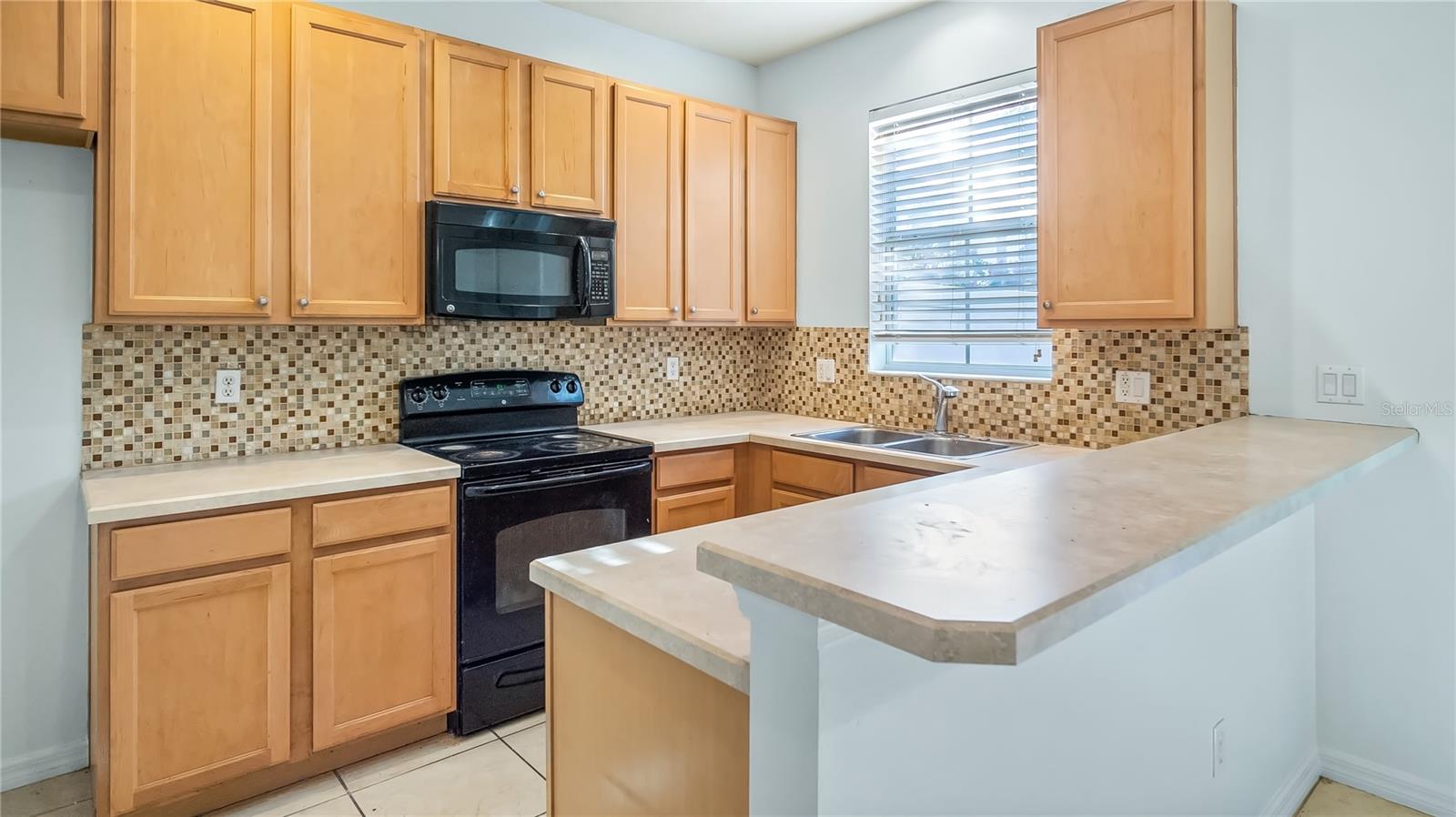 Image 9 of 47 For 417 Livorno Way